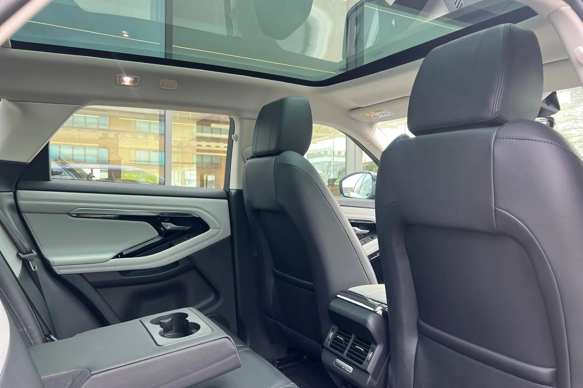LAND ROVER RANGE ROVER EVOQUE thumbnail image number 34