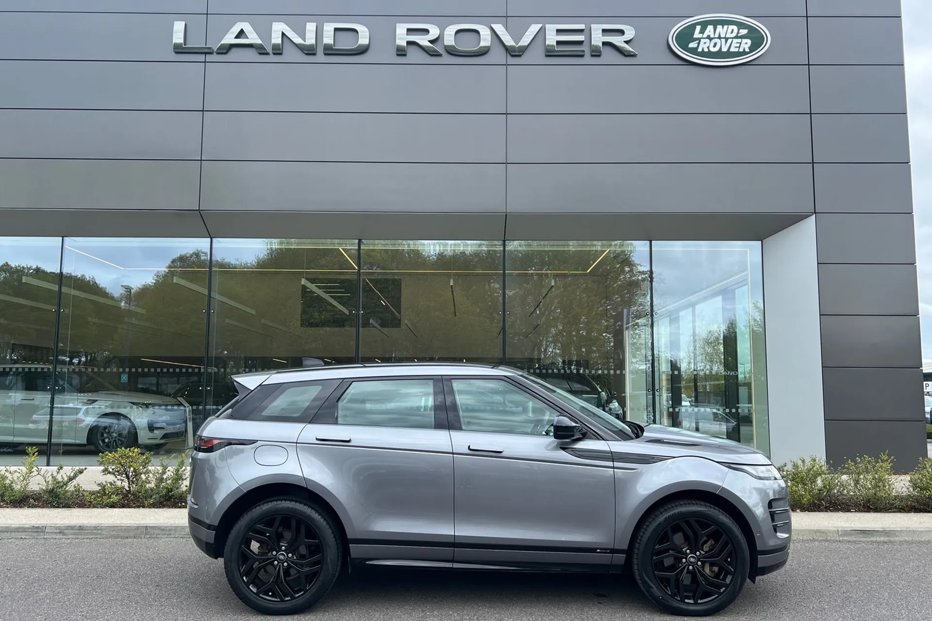 LAND ROVER RANGE ROVER EVOQUE thumbnail image number 2
