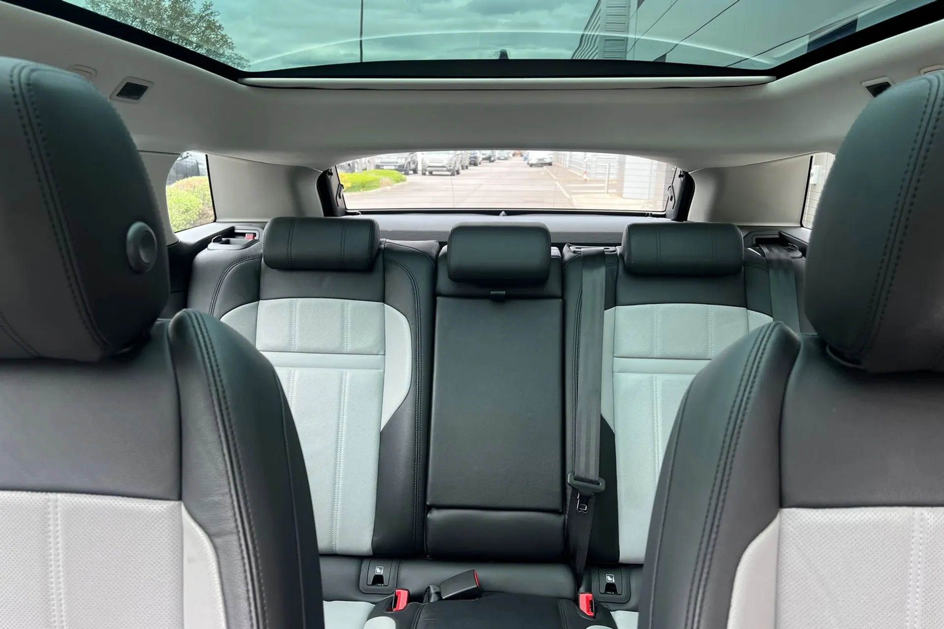 LAND ROVER RANGE ROVER EVOQUE thumbnail image number 37