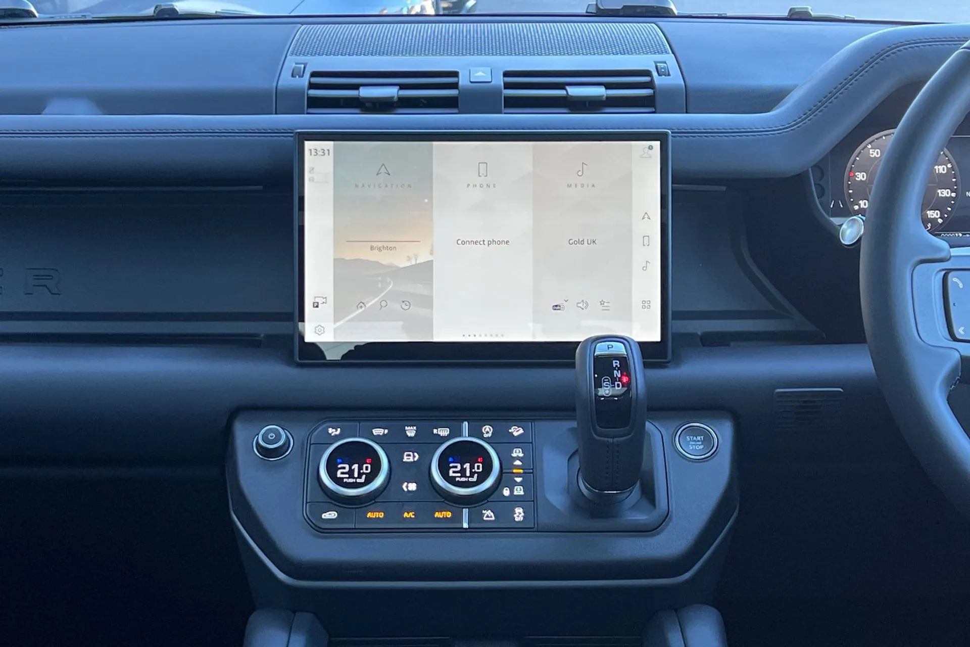 LAND ROVER DEFENDER thumbnail image number 32