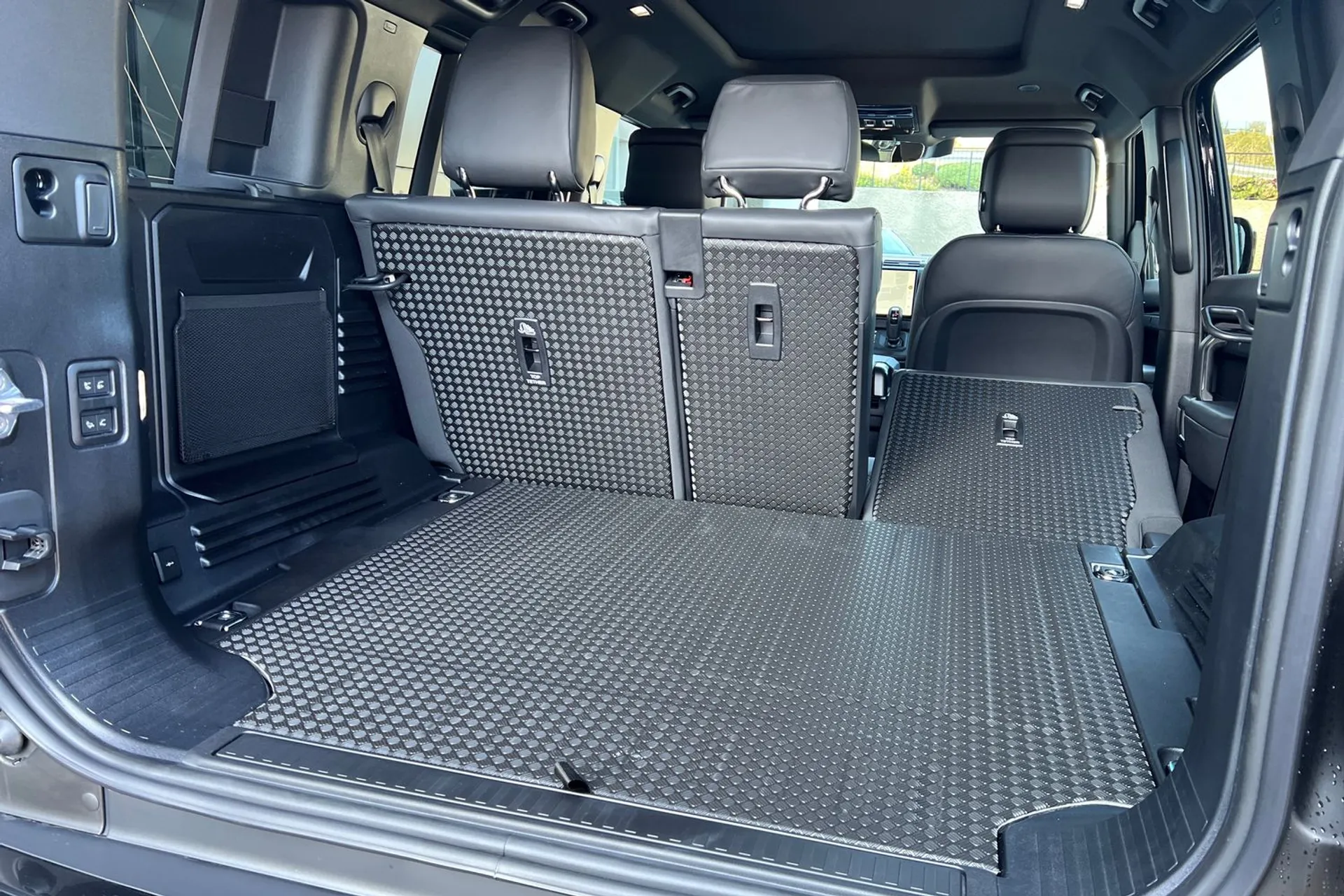 LAND ROVER DEFENDER thumbnail image number 44