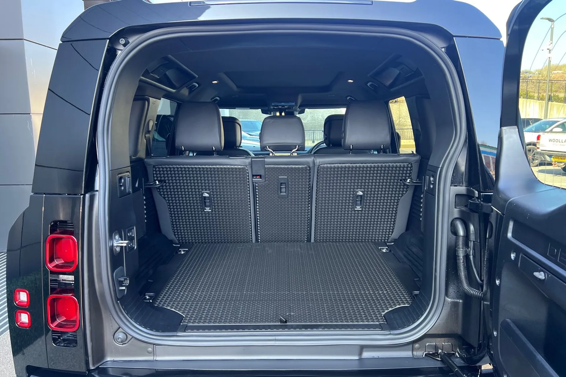 LAND ROVER DEFENDER thumbnail image number 42
