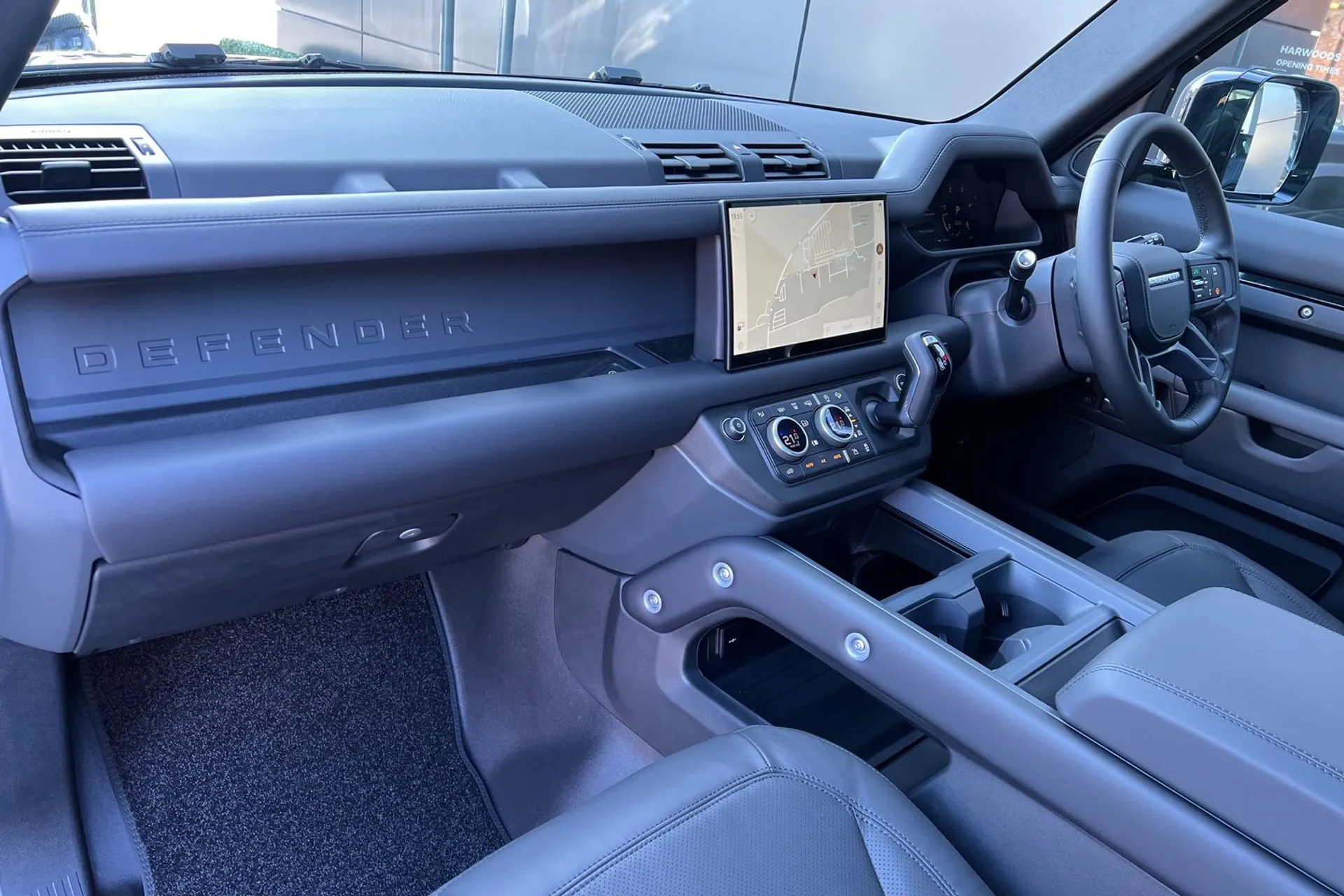 LAND ROVER DEFENDER thumbnail image number 52