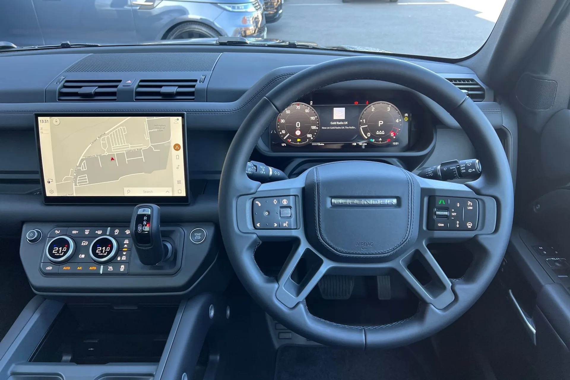 LAND ROVER DEFENDER thumbnail image number 30