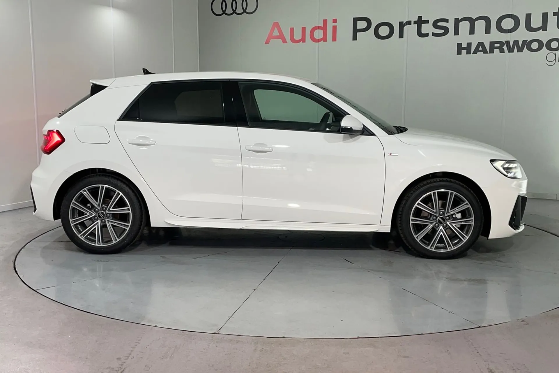 Audi A1 thumbnail image number 2
