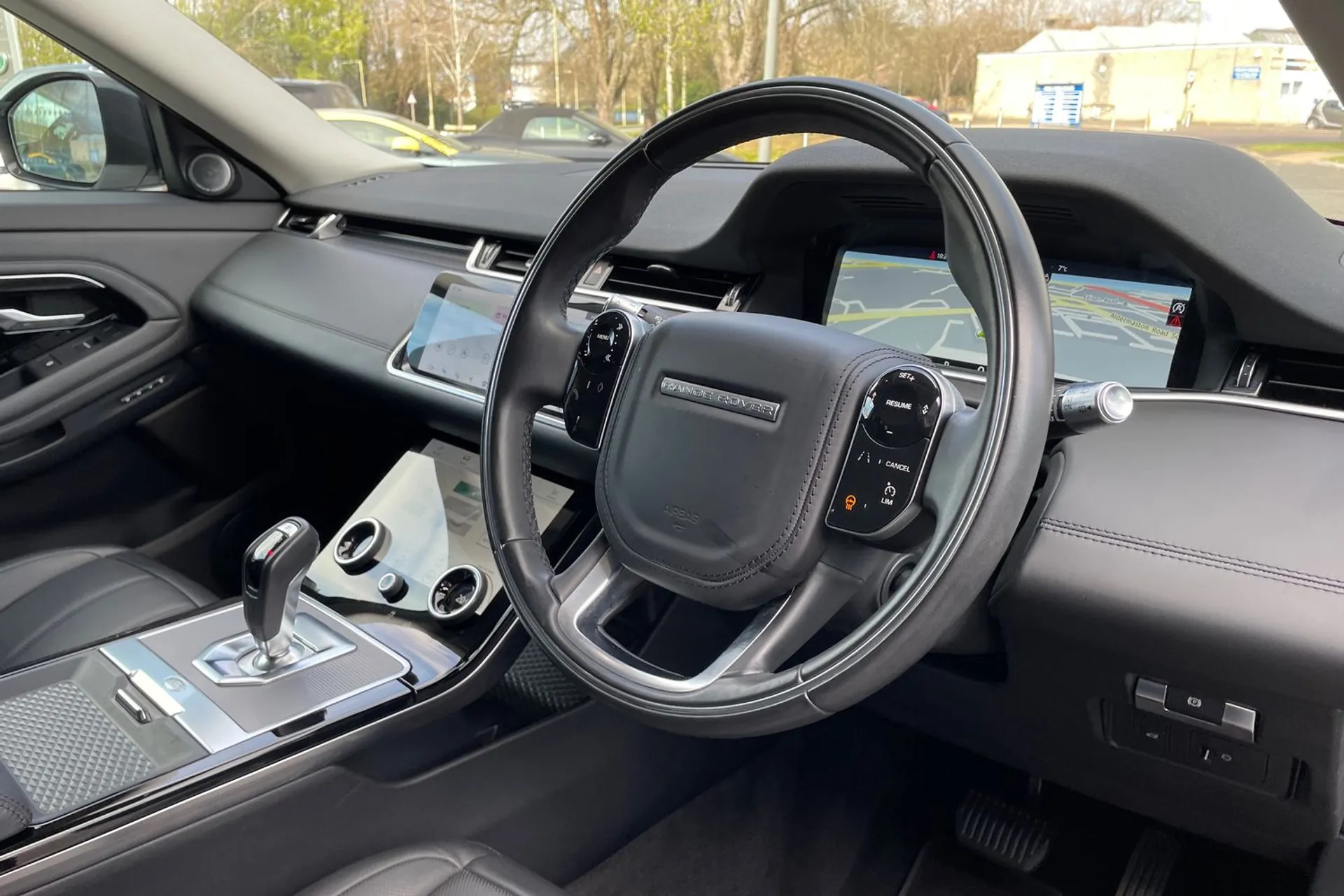 LAND ROVER RANGE ROVER EVOQUE thumbnail image number 32