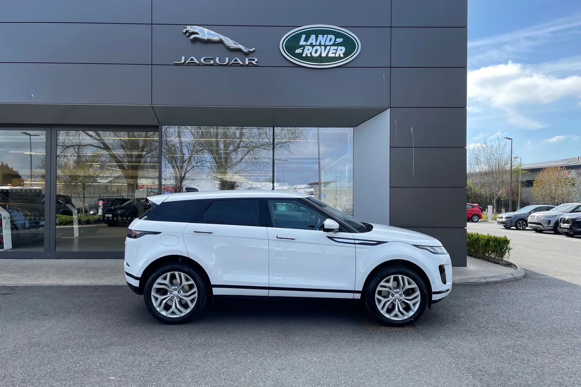 LAND ROVER RANGE ROVER EVOQUE thumbnail image number 2