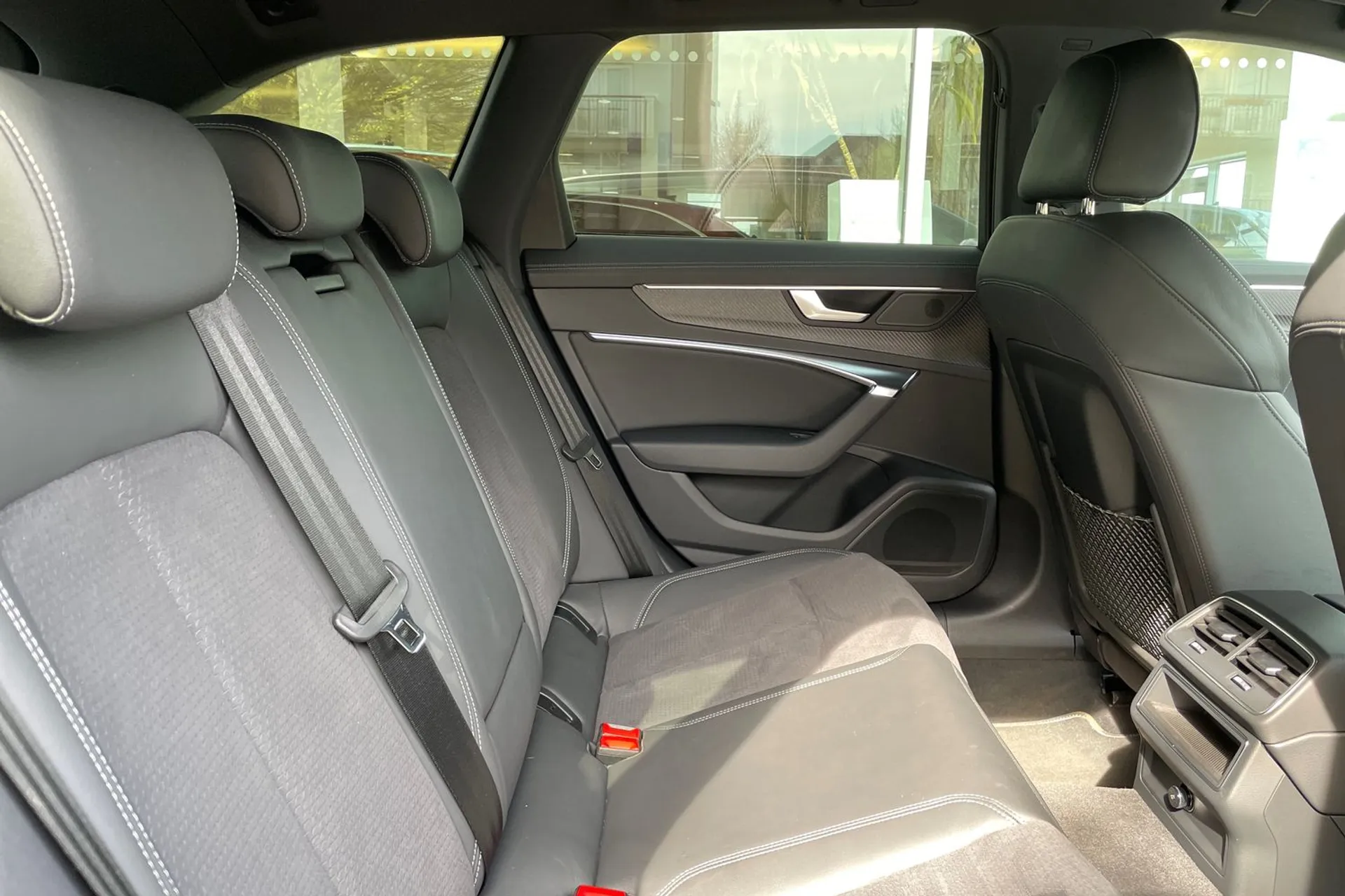 Audi A6 thumbnail image number 21