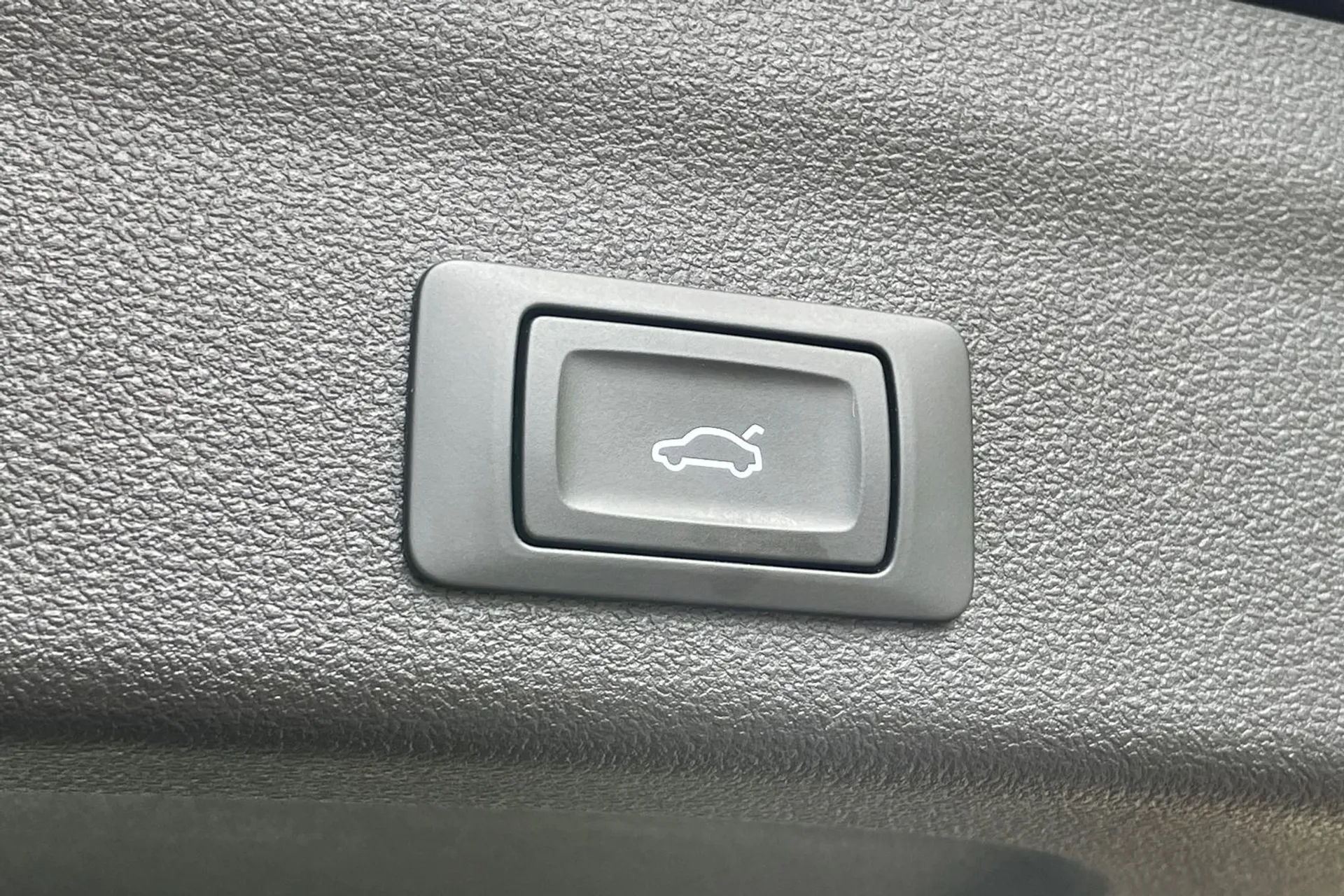 Audi A6 thumbnail image number 19