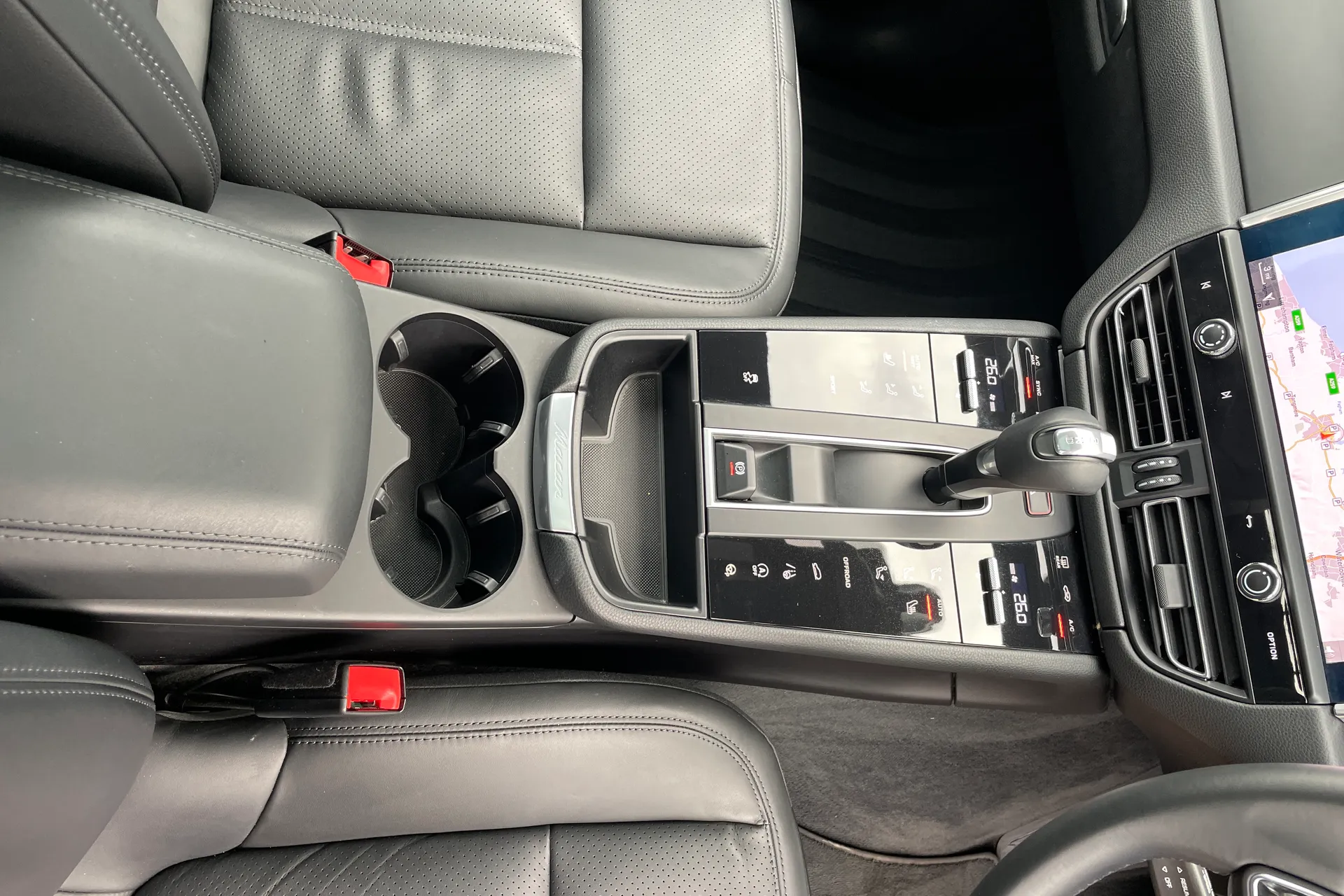 Porsche MACAN thumbnail image number 46