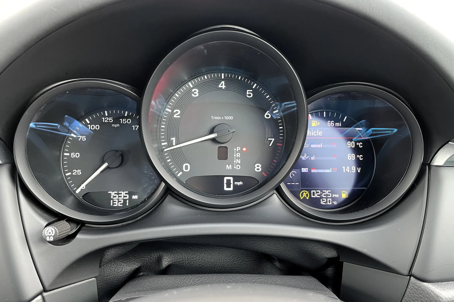 Porsche MACAN thumbnail image number 44