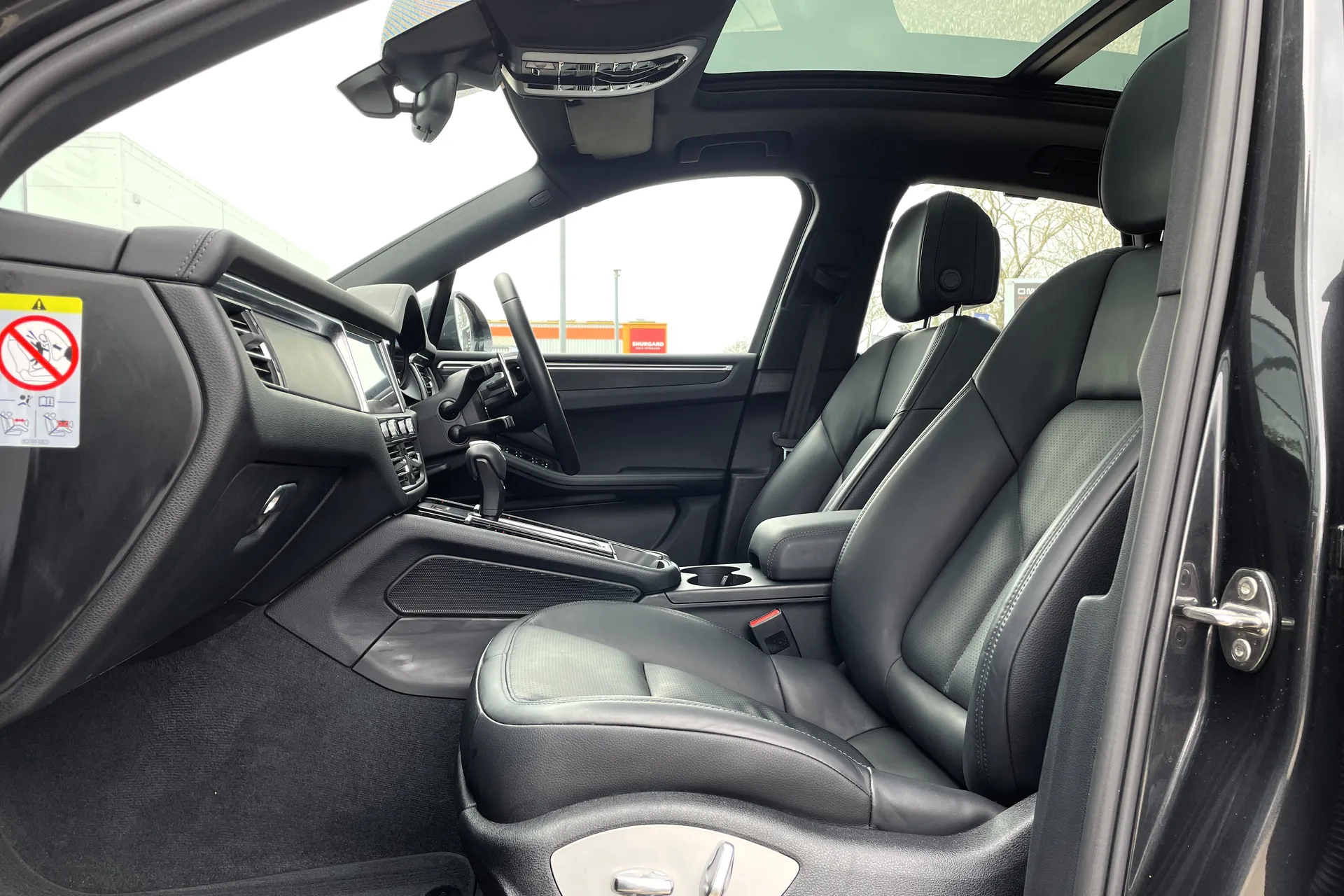 Porsche MACAN thumbnail image number 28