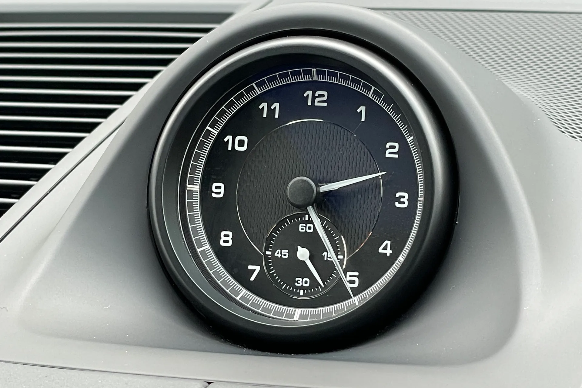 Porsche MACAN thumbnail image number 38