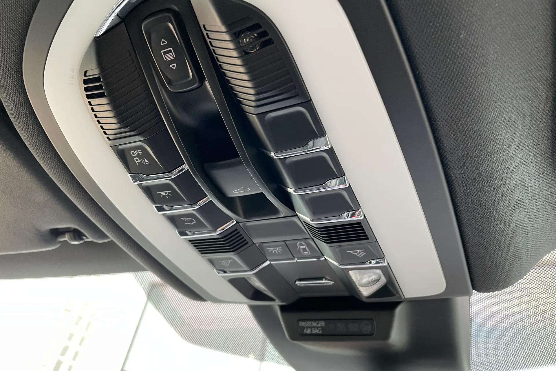 Porsche MACAN thumbnail image number 39