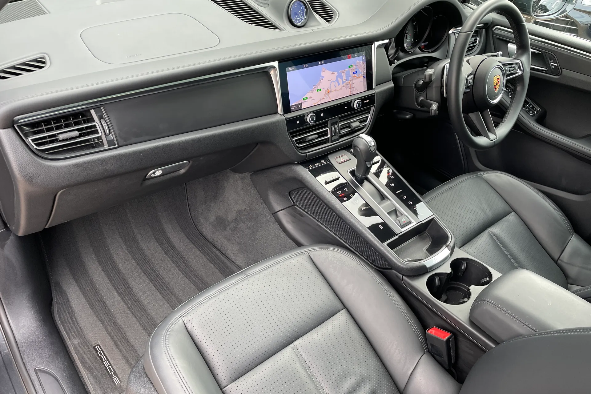 Porsche MACAN thumbnail image number 27