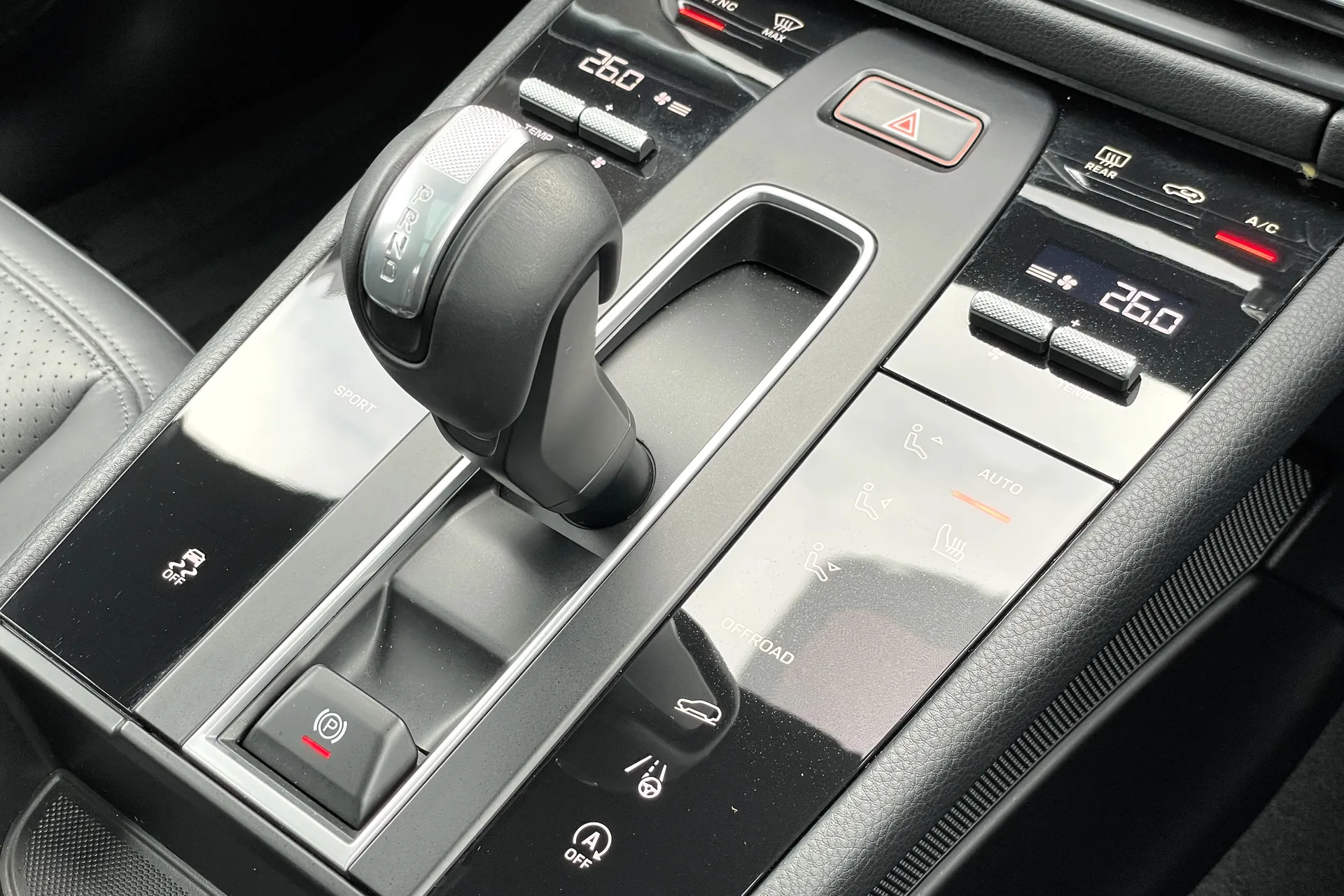 Porsche MACAN thumbnail image number 35