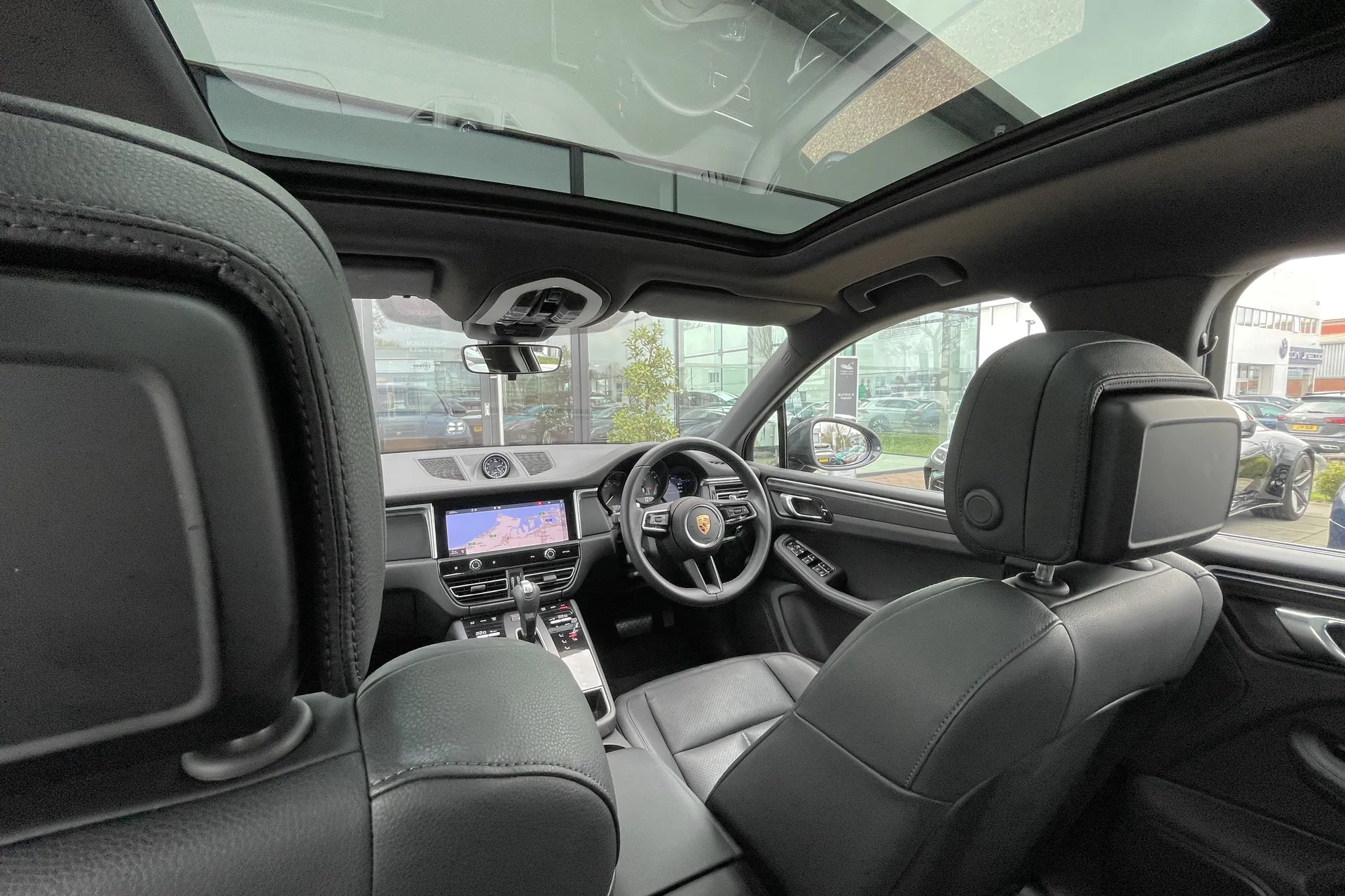 Porsche MACAN thumbnail image number 5