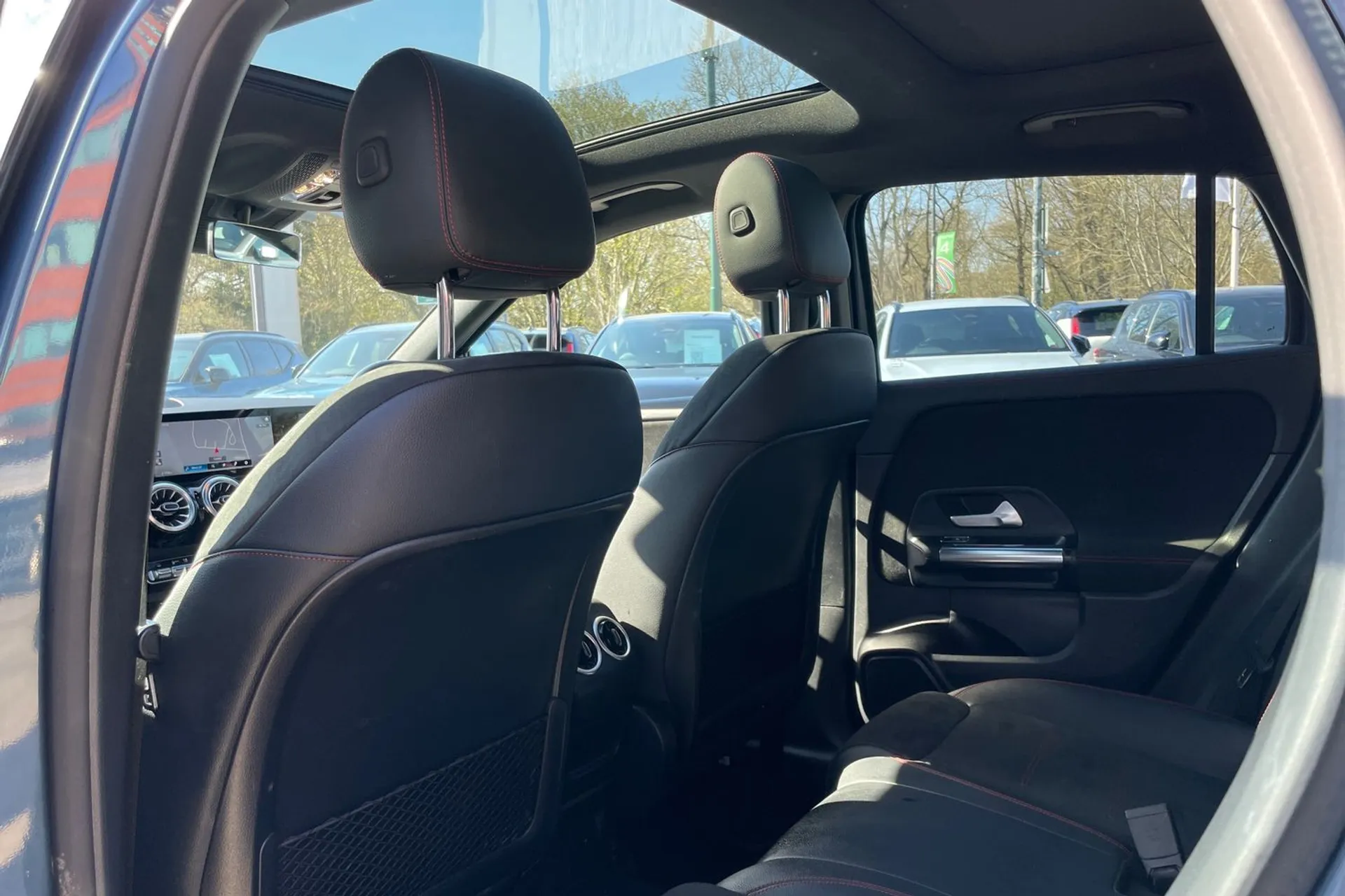 MERCEDES-BENZ GLA thumbnail image number 30