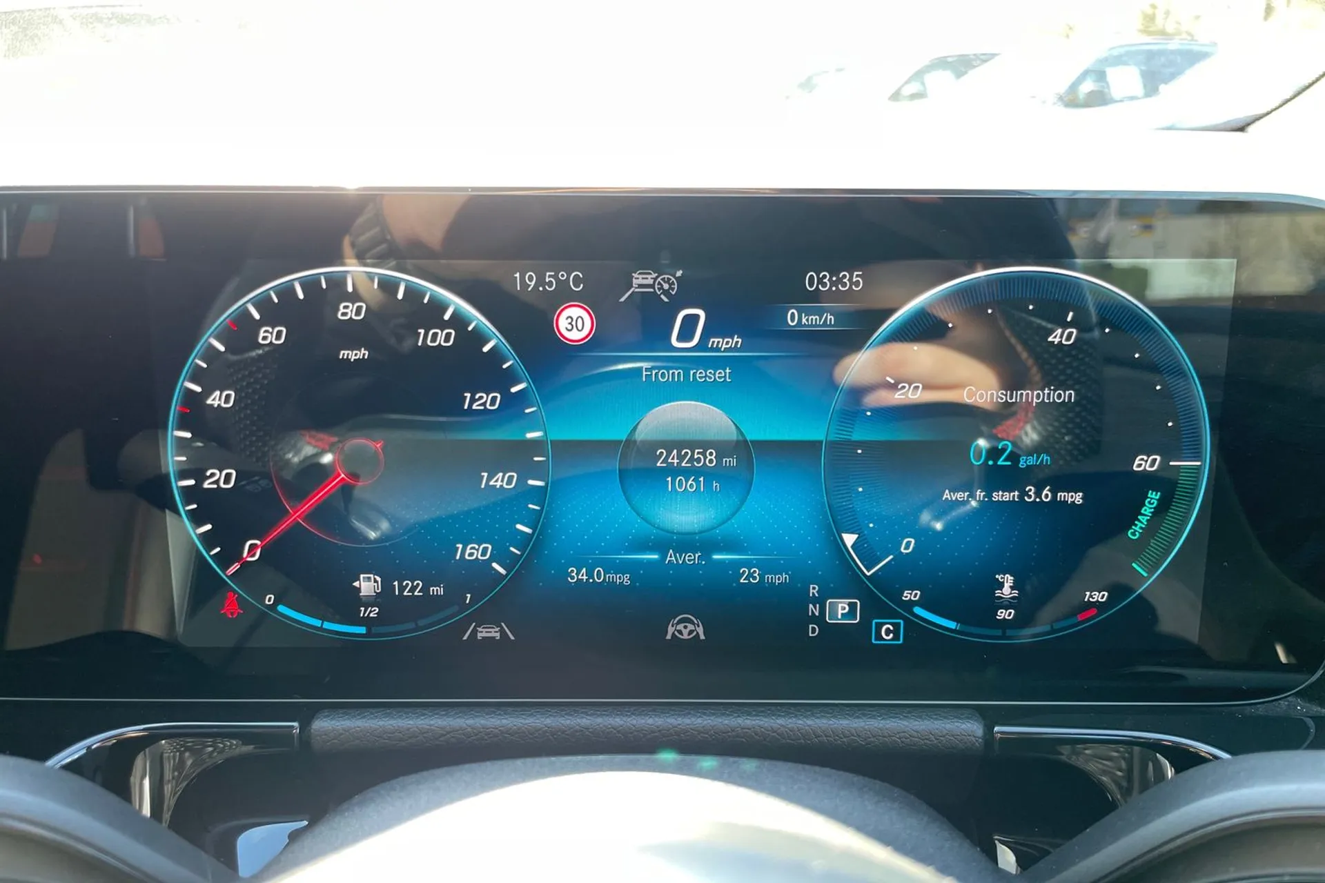 MERCEDES-BENZ GLA thumbnail image number 41