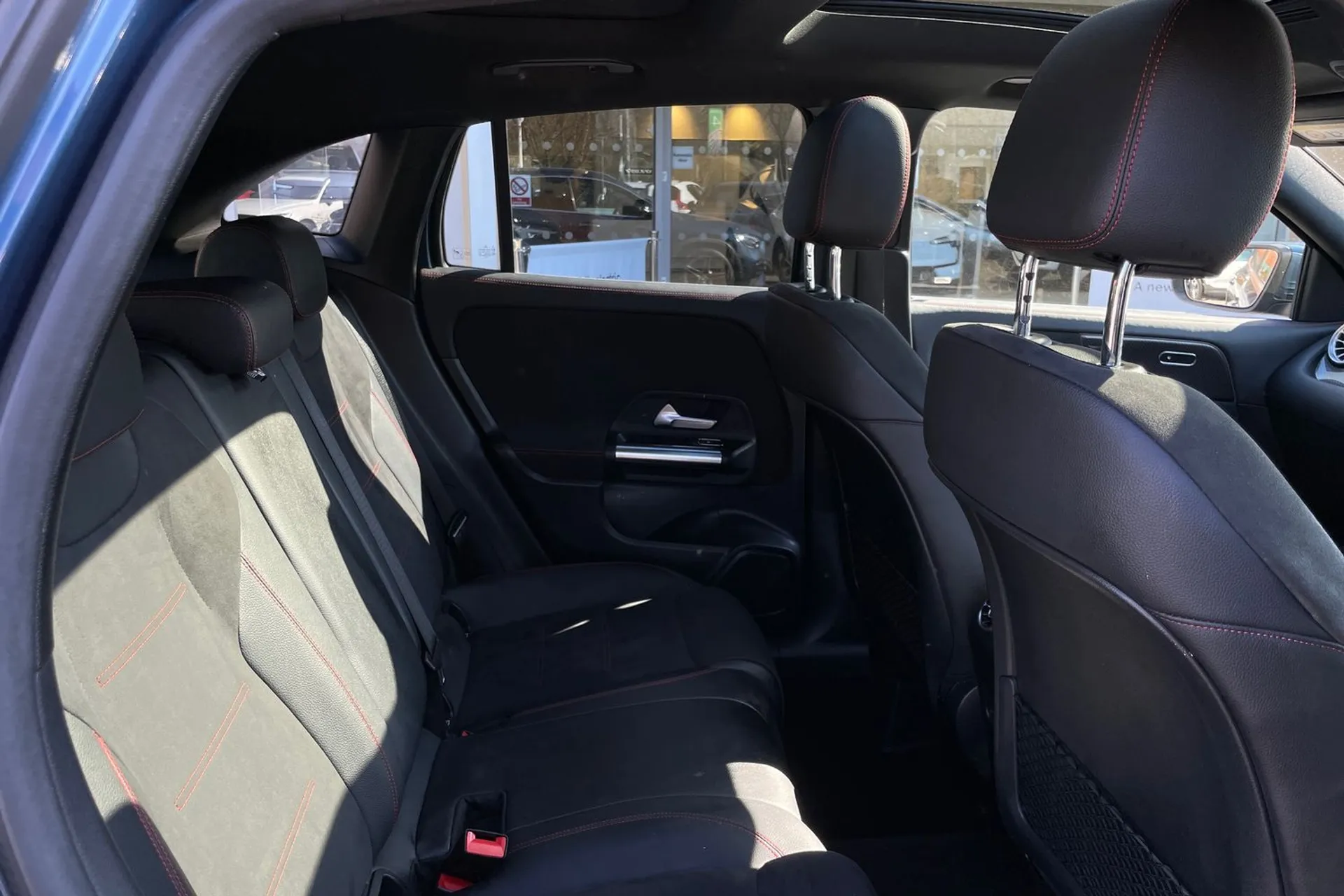 MERCEDES-BENZ GLA thumbnail image number 22