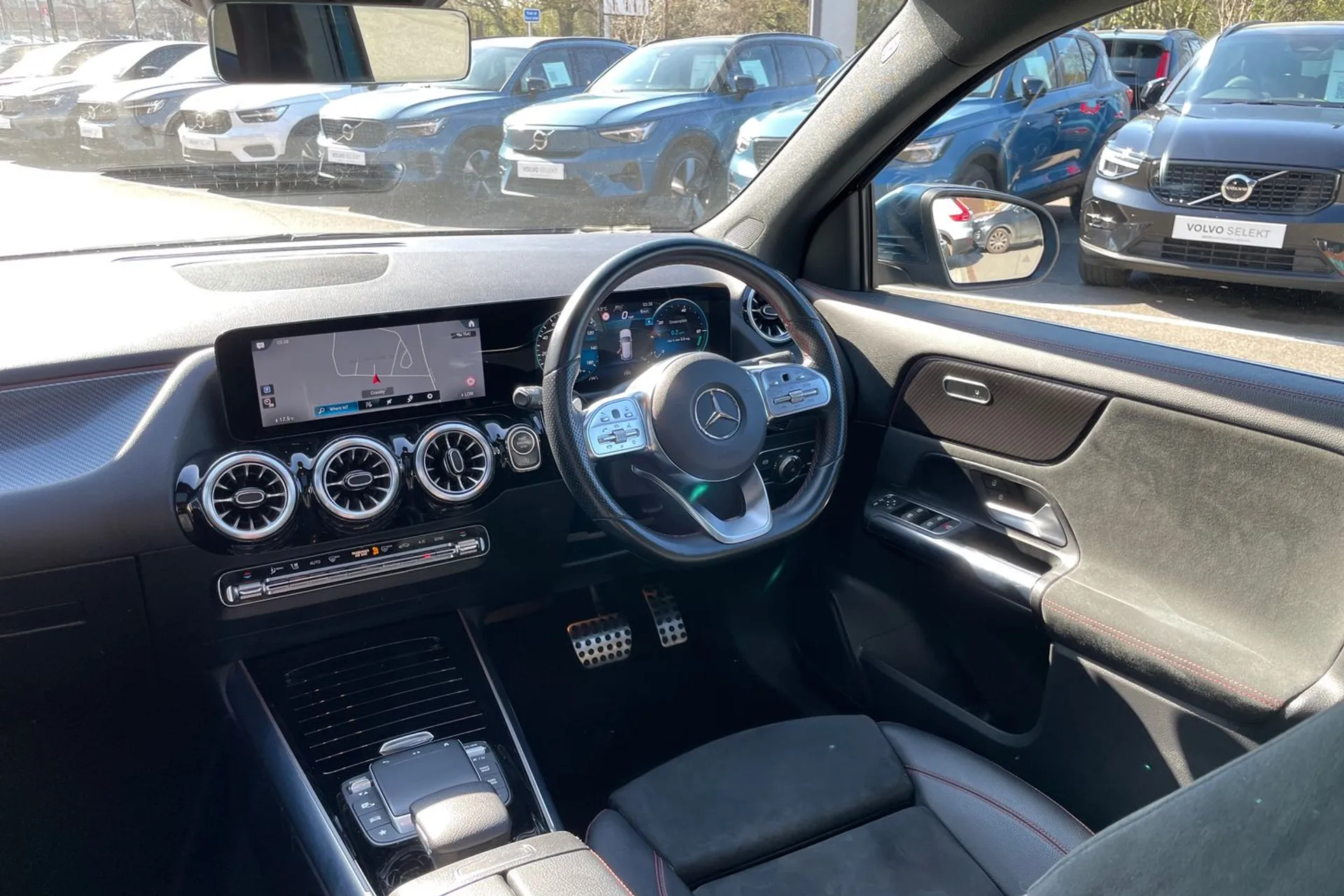 MERCEDES-BENZ GLA thumbnail image number 32