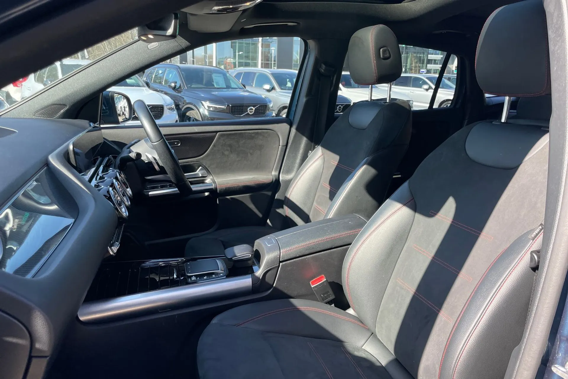 MERCEDES-BENZ GLA thumbnail image number 27