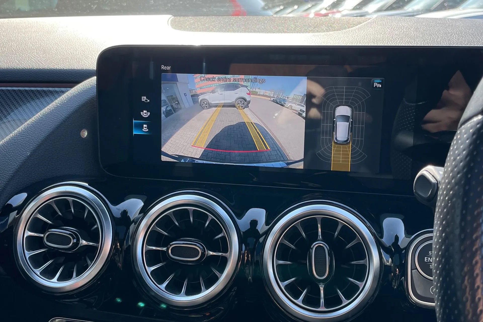 MERCEDES-BENZ GLA thumbnail image number 4