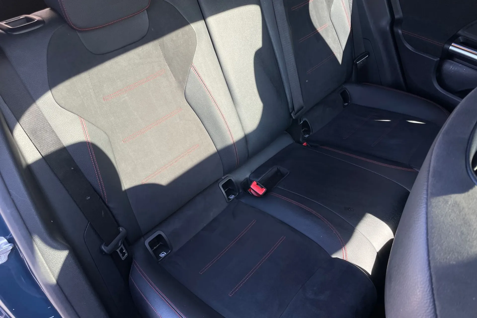 MERCEDES-BENZ GLA thumbnail image number 24