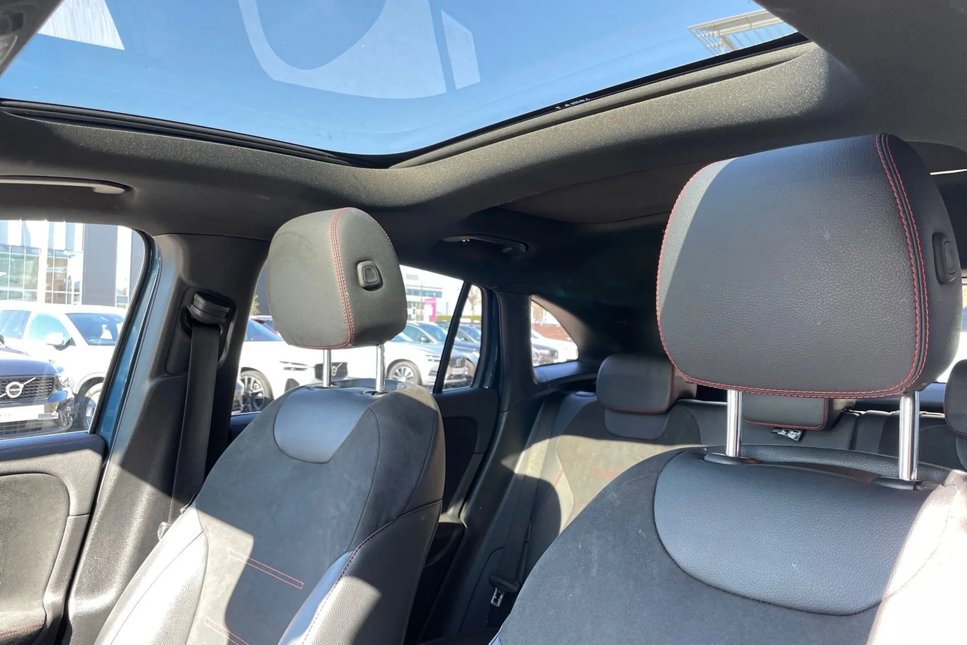 MERCEDES-BENZ GLA thumbnail image number 28