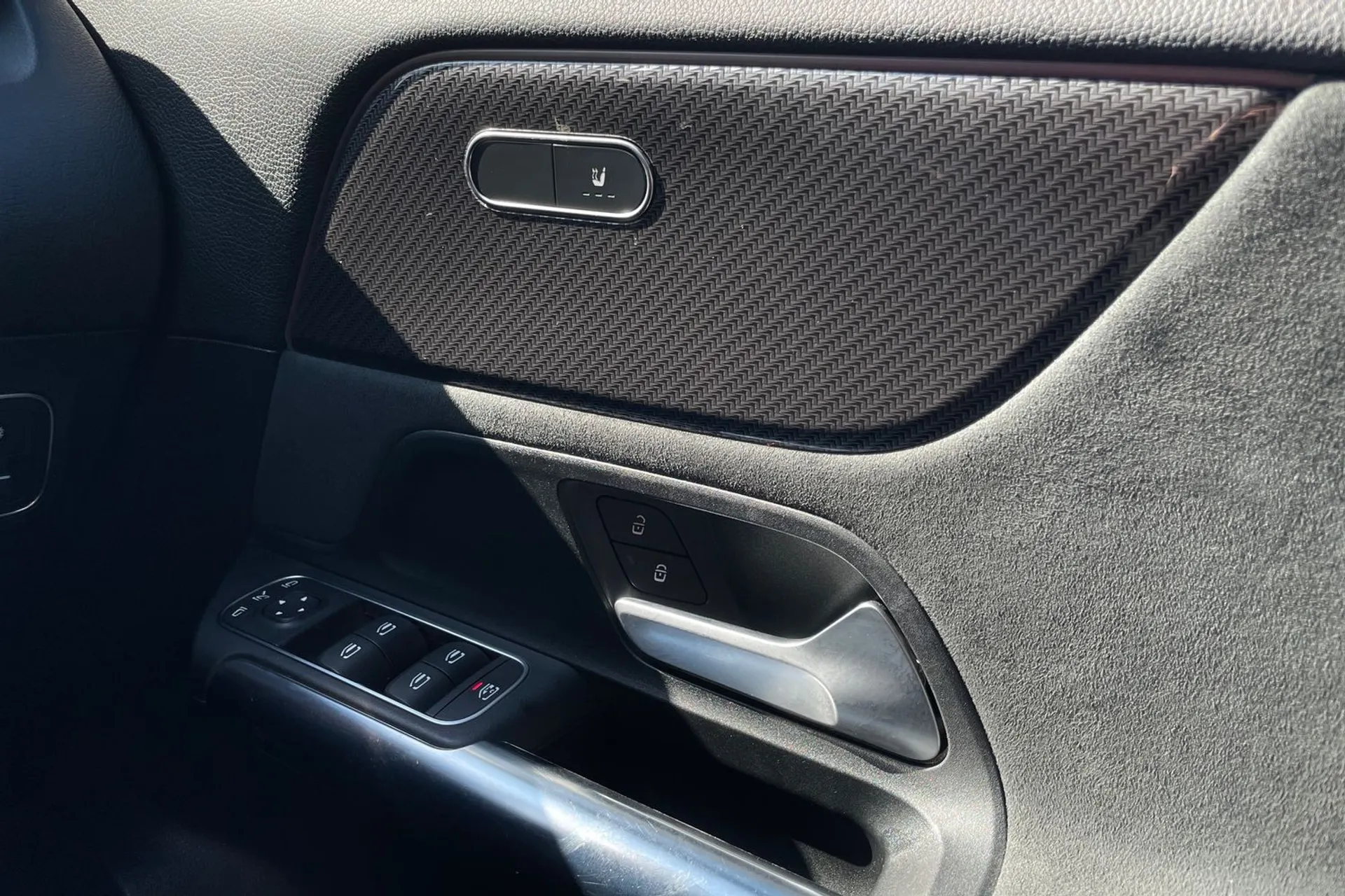 MERCEDES-BENZ GLA thumbnail image number 39