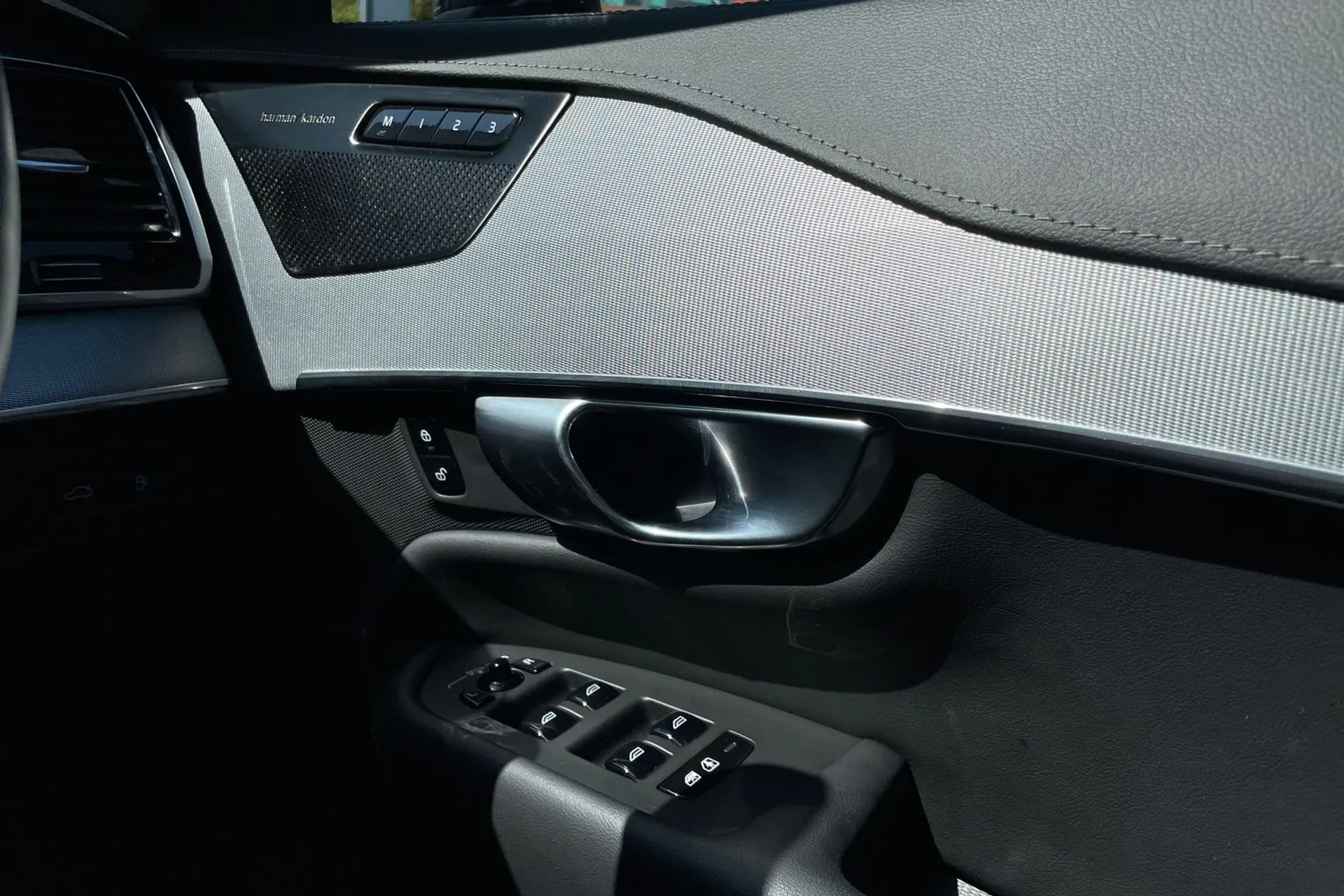 Volvo XC90 thumbnail image number 44