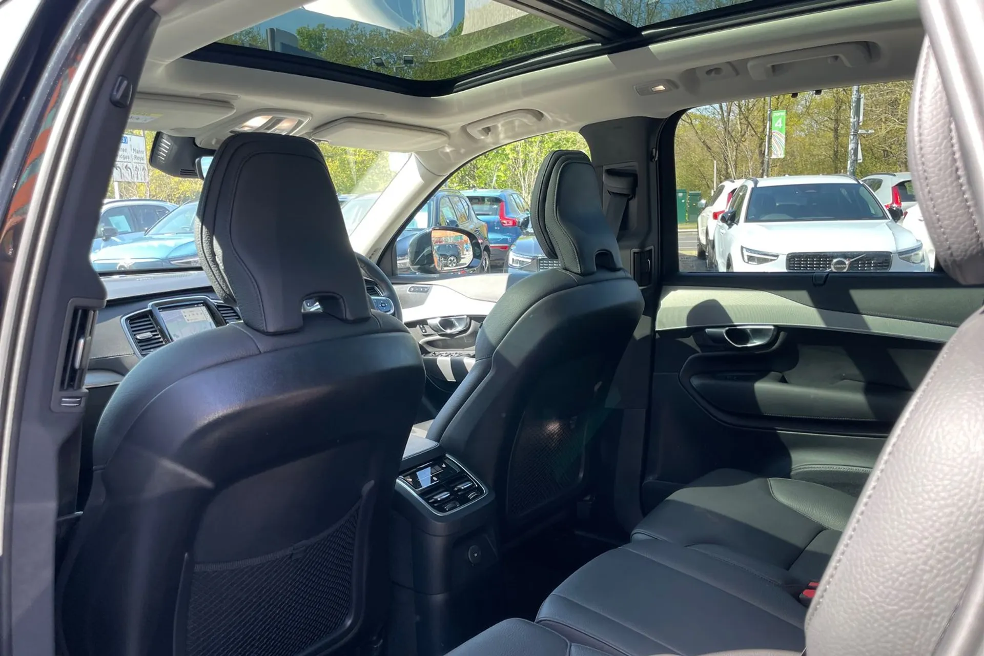 Volvo XC90 thumbnail image number 31