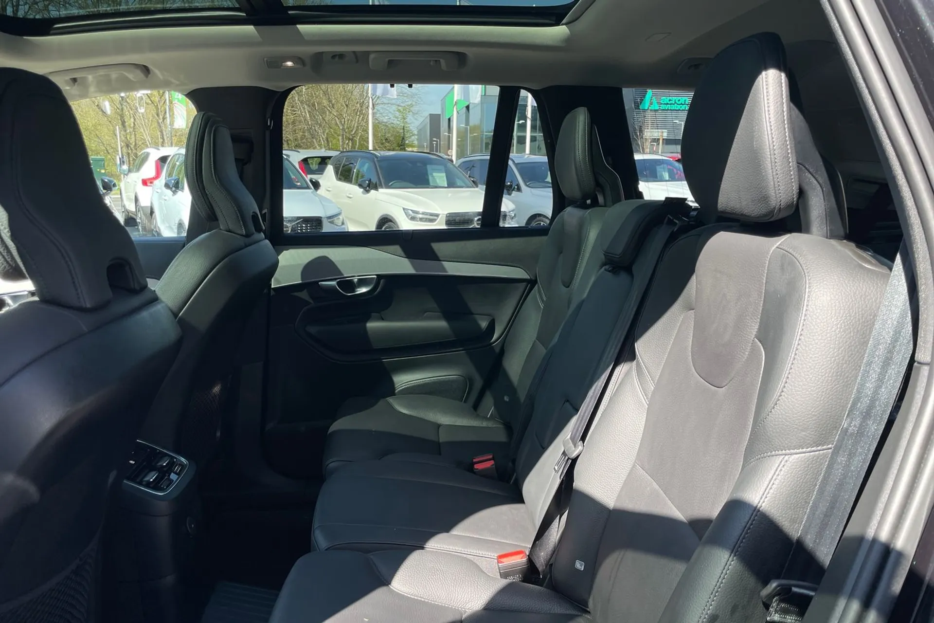 Volvo XC90 thumbnail image number 30