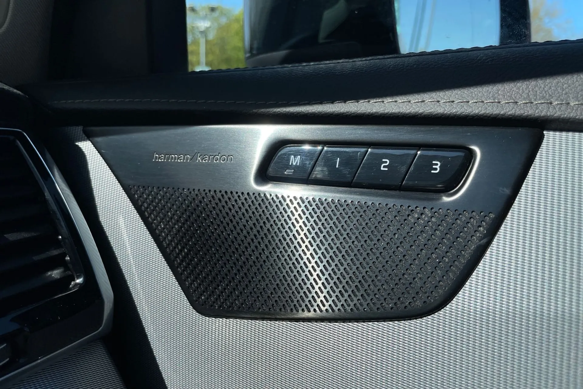 Volvo XC90 thumbnail image number 45