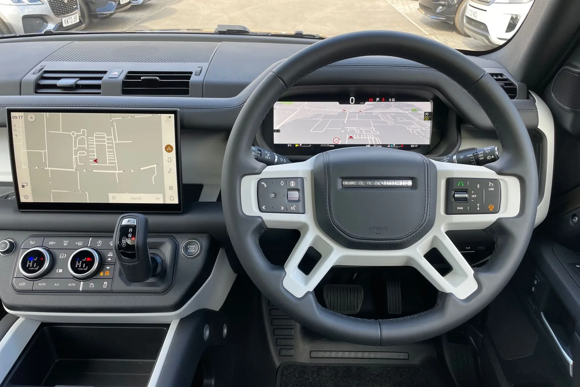 LAND ROVER Defender 110 thumbnail image number 20