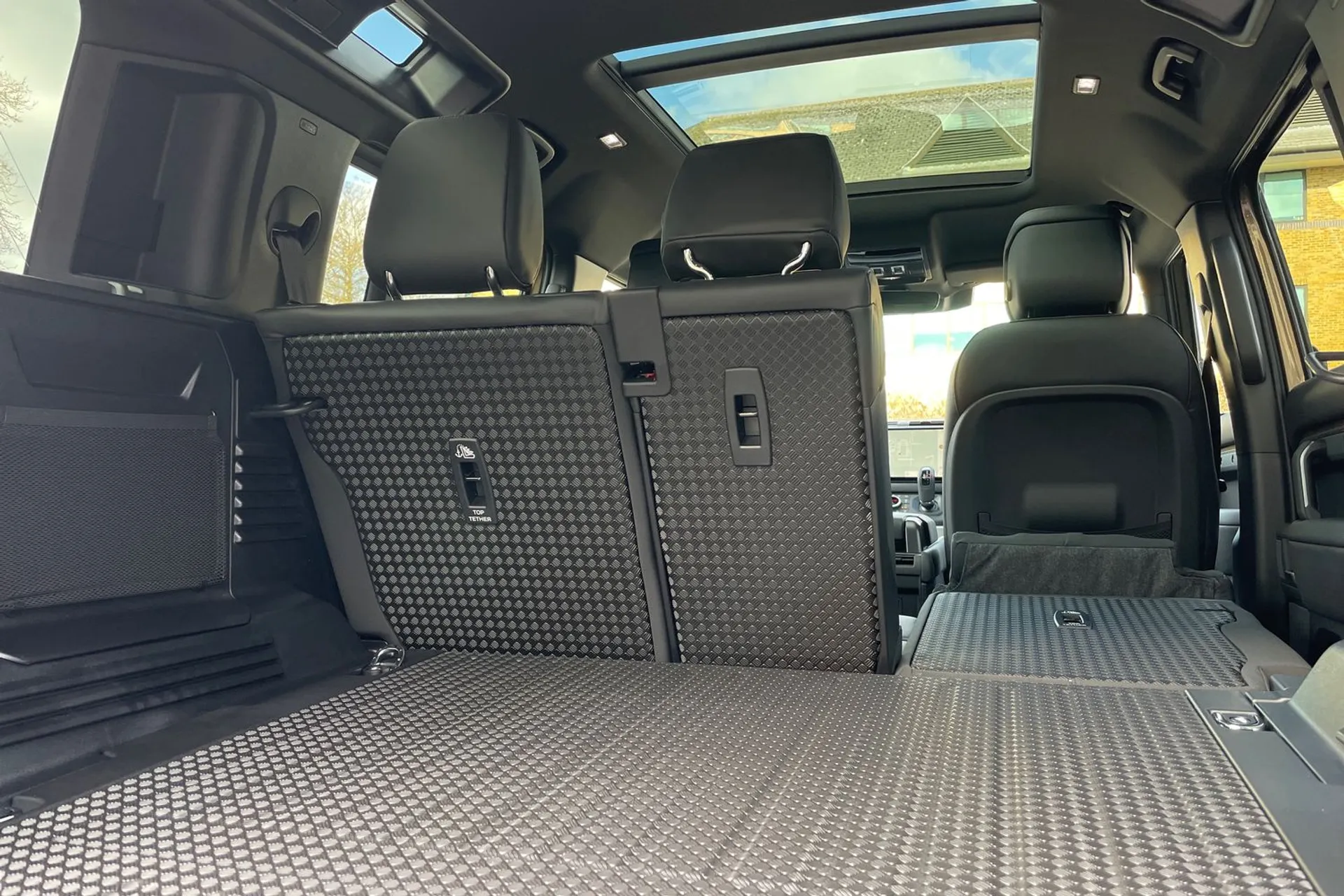 LAND ROVER Defender 110 thumbnail image number 29
