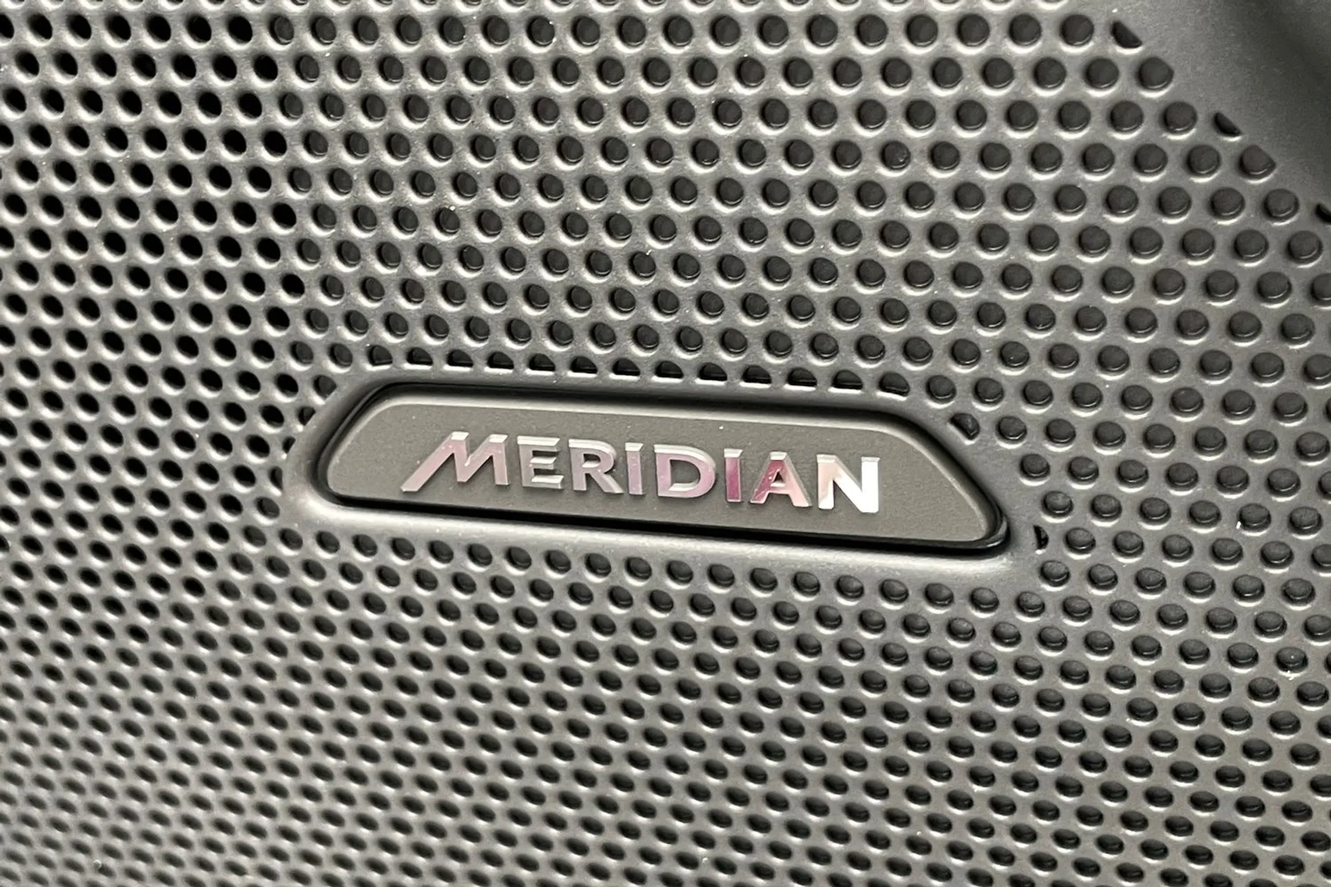 LAND ROVER RANGE ROVER VELAR thumbnail image number 22