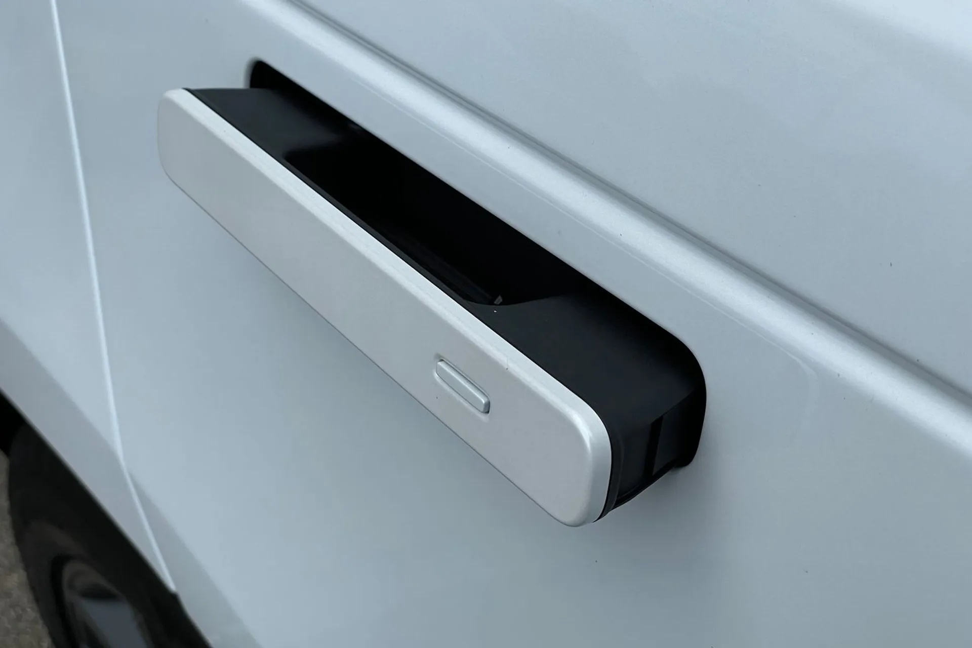 LAND ROVER RANGE ROVER VELAR thumbnail image number 38