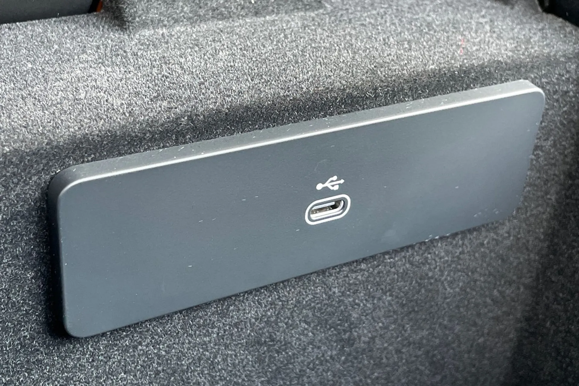 LAND ROVER RANGE ROVER VELAR thumbnail image number 58