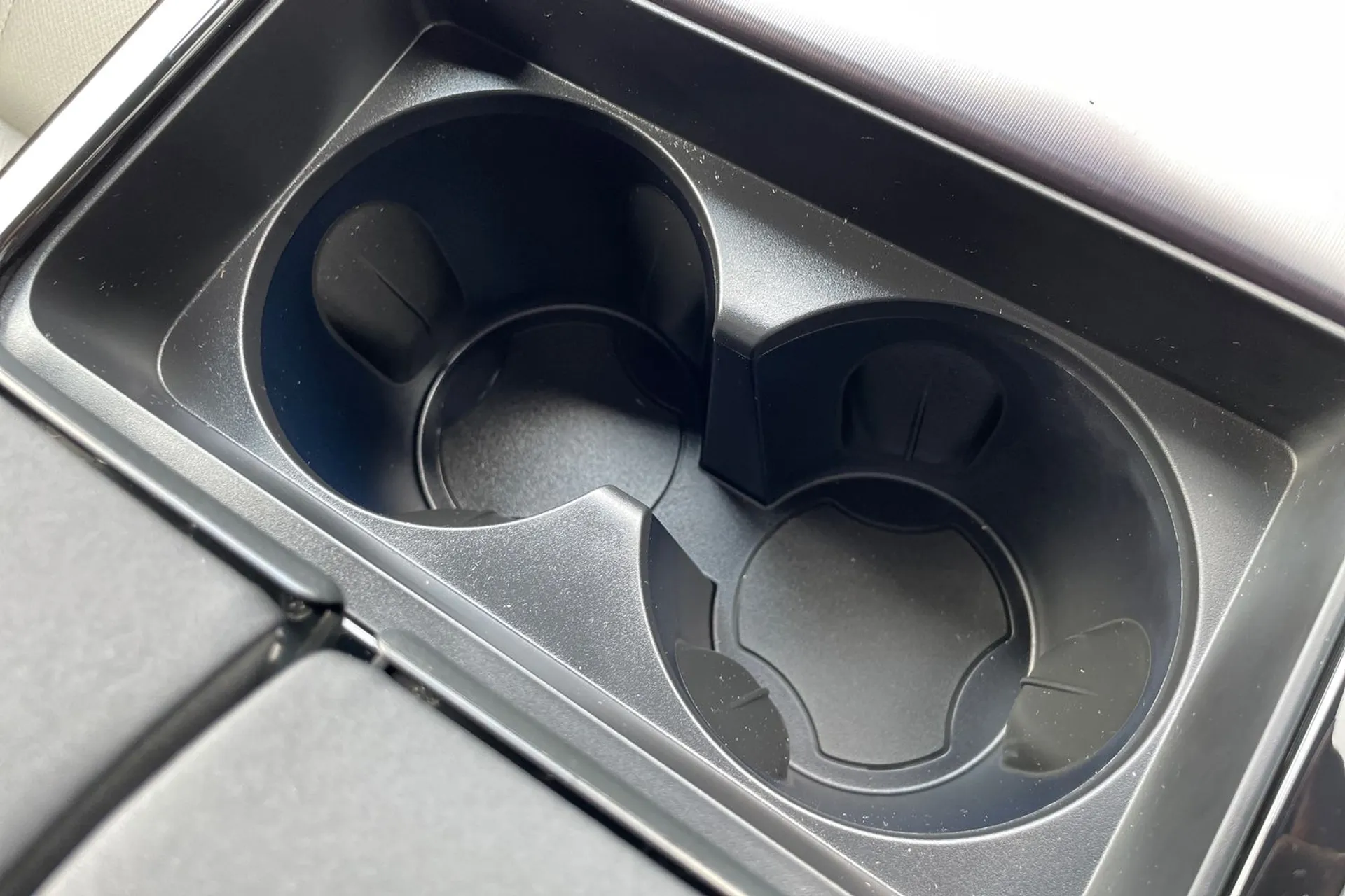 LAND ROVER RANGE ROVER VELAR thumbnail image number 57