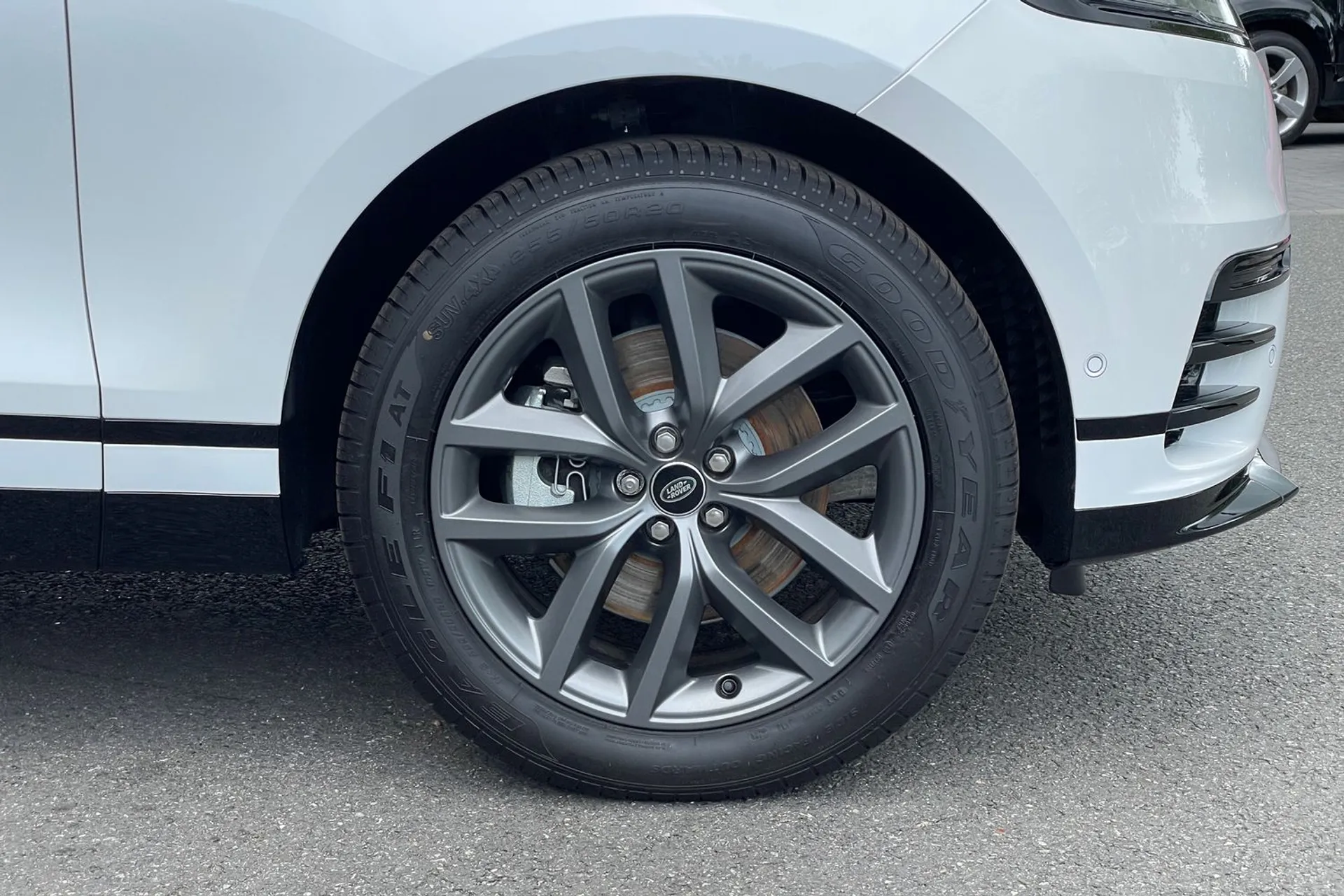 LAND ROVER RANGE ROVER VELAR thumbnail image number 23