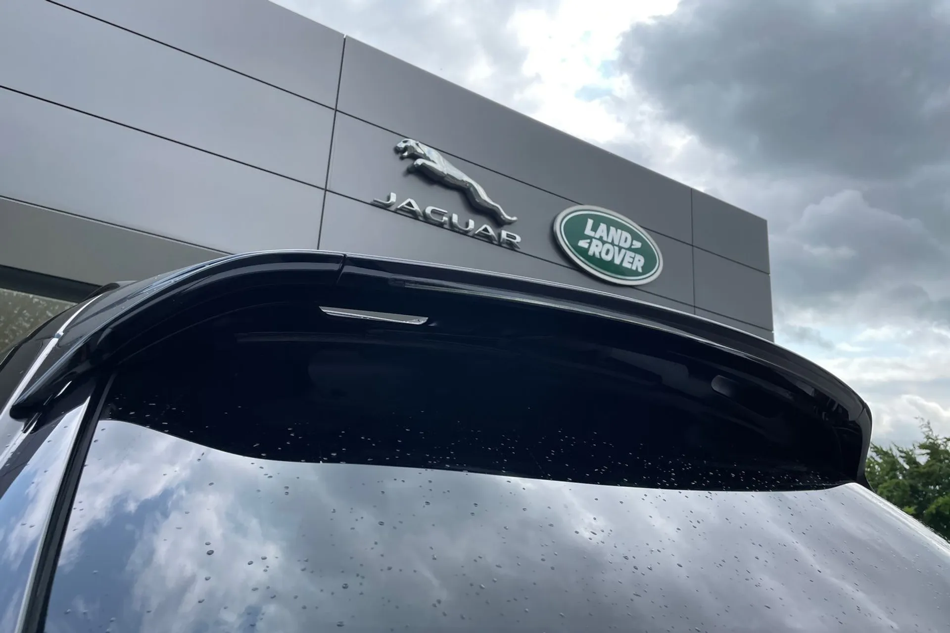 LAND ROVER RANGE ROVER VELAR thumbnail image number 33