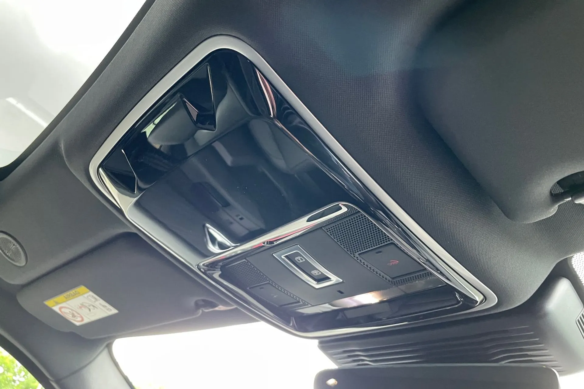 LAND ROVER RANGE ROVER VELAR thumbnail image number 55