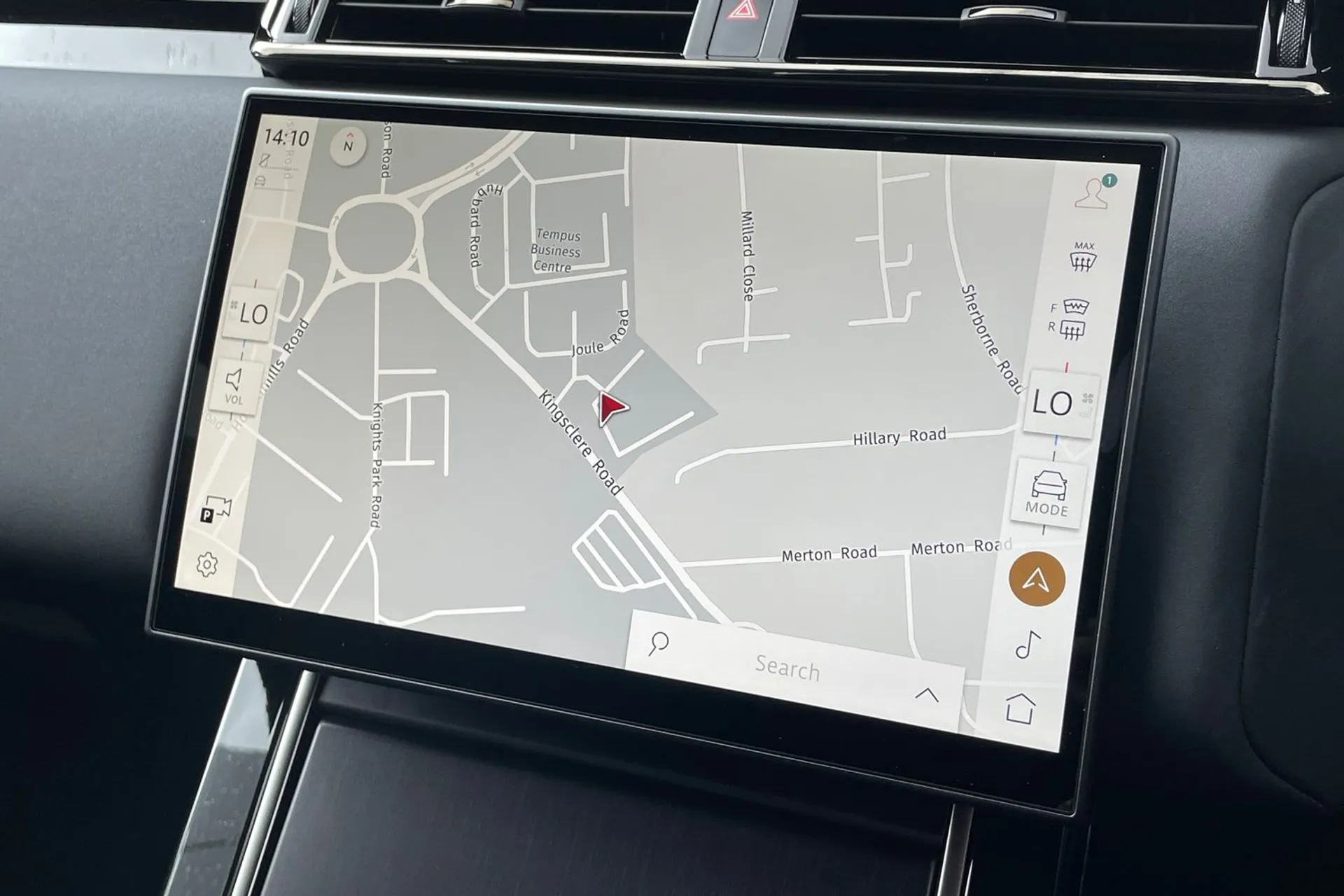 LAND ROVER RANGE ROVER VELAR thumbnail image number 30