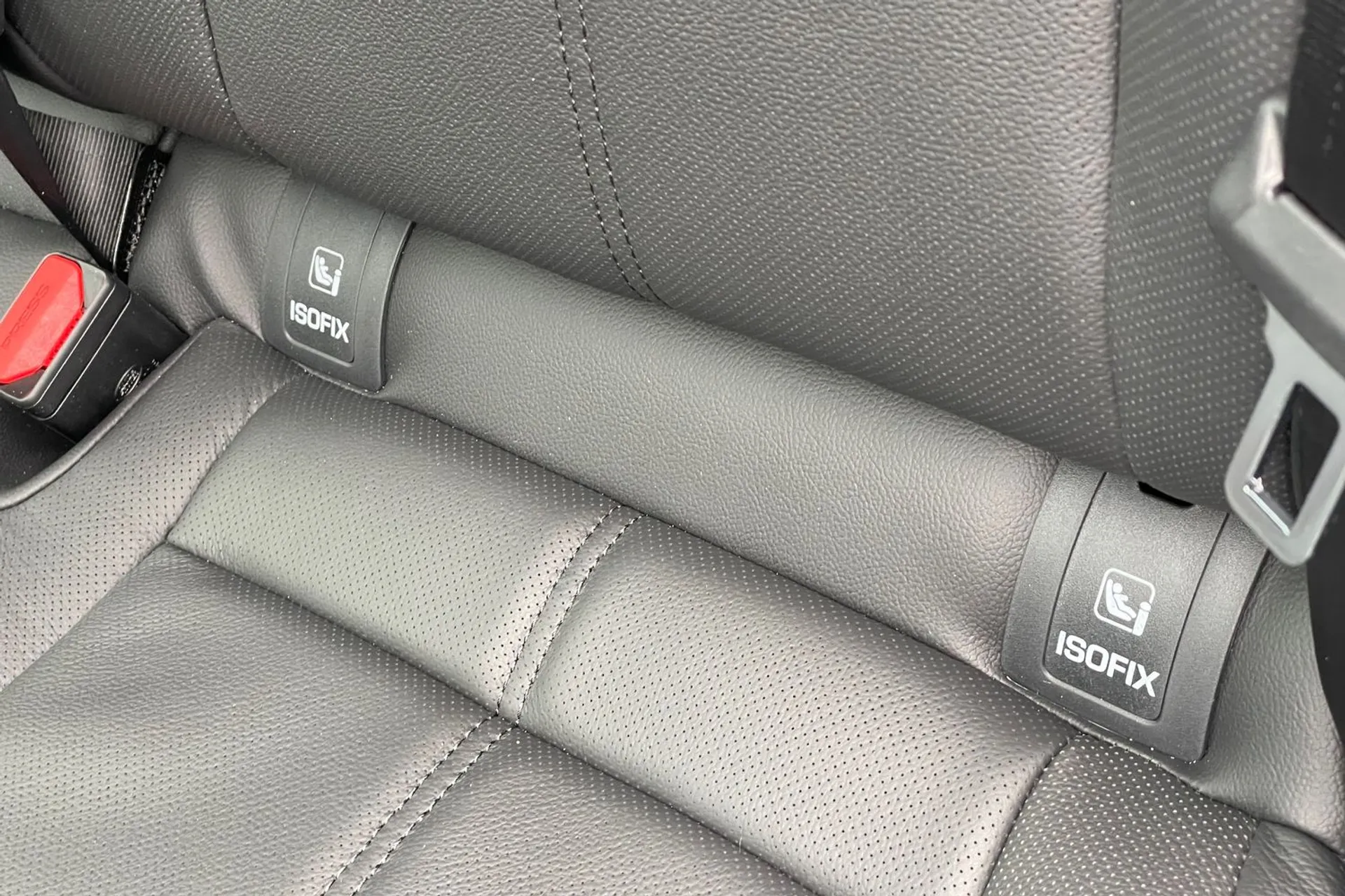 LAND ROVER RANGE ROVER VELAR thumbnail image number 46