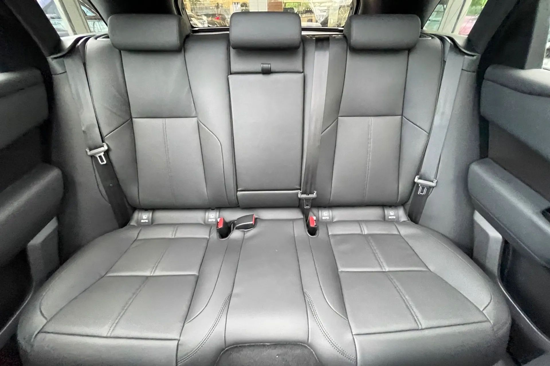 LAND ROVER RANGE ROVER VELAR thumbnail image number 11