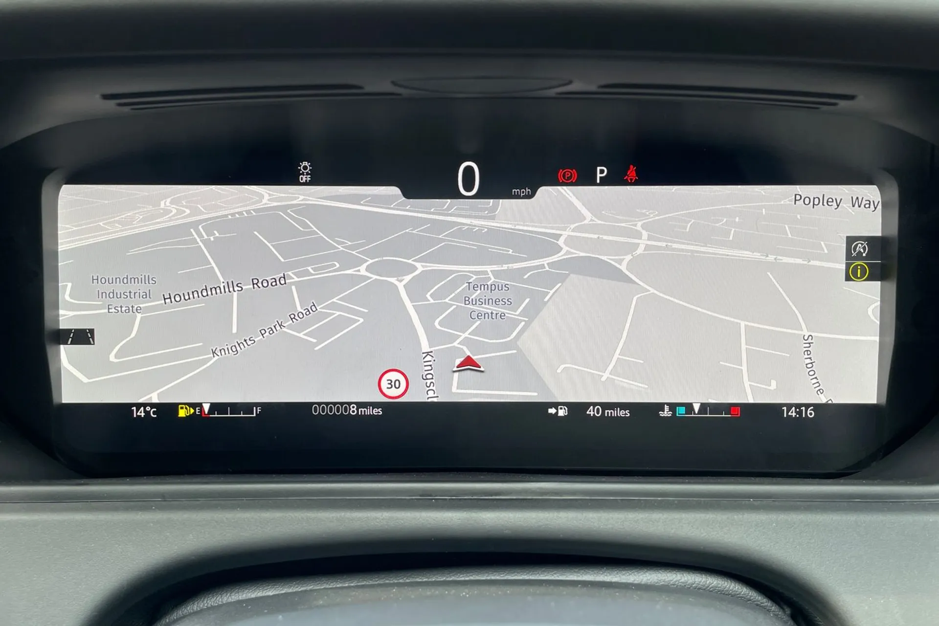 LAND ROVER RANGE ROVER VELAR thumbnail image number 24