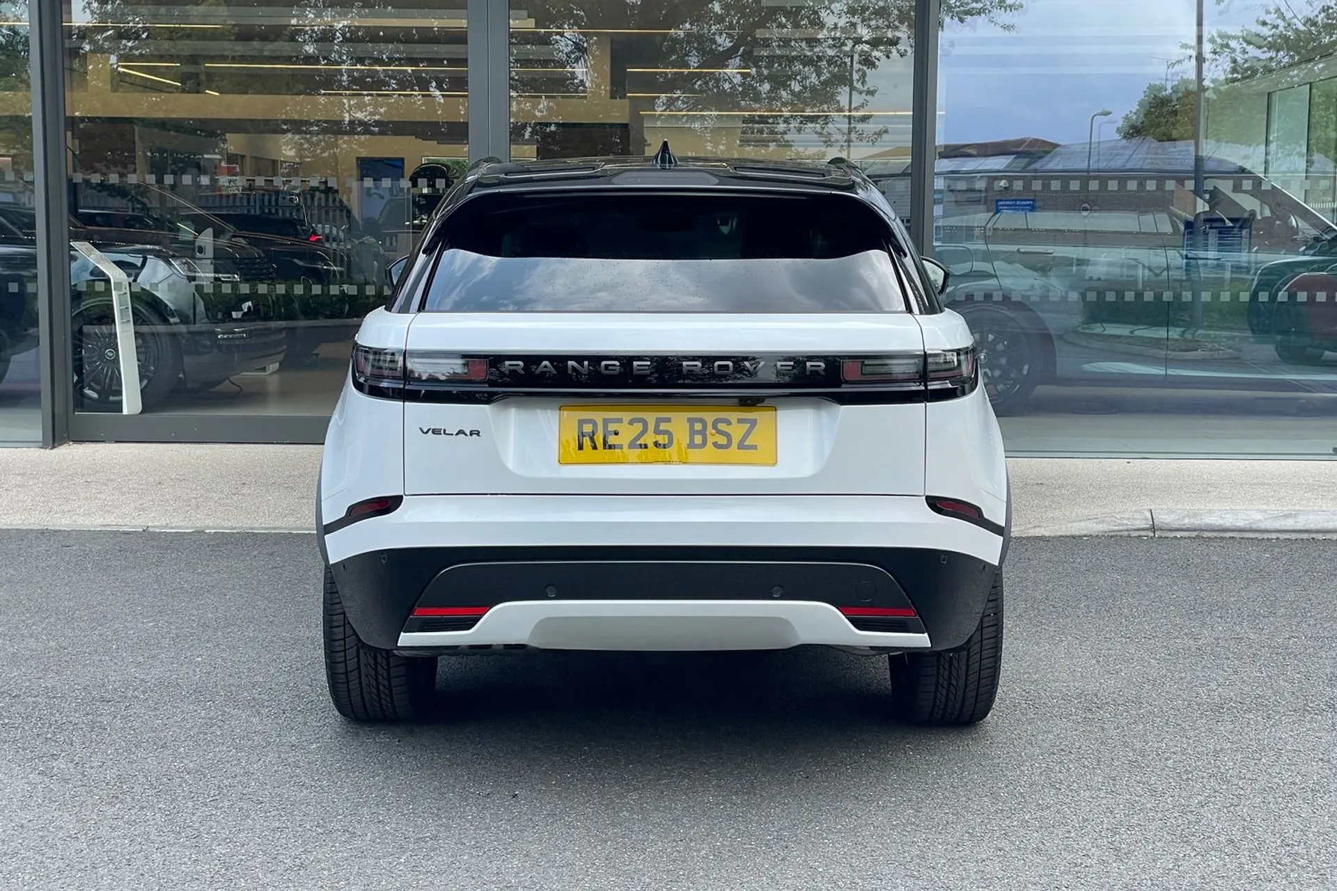 LAND ROVER RANGE ROVER VELAR thumbnail image number 8