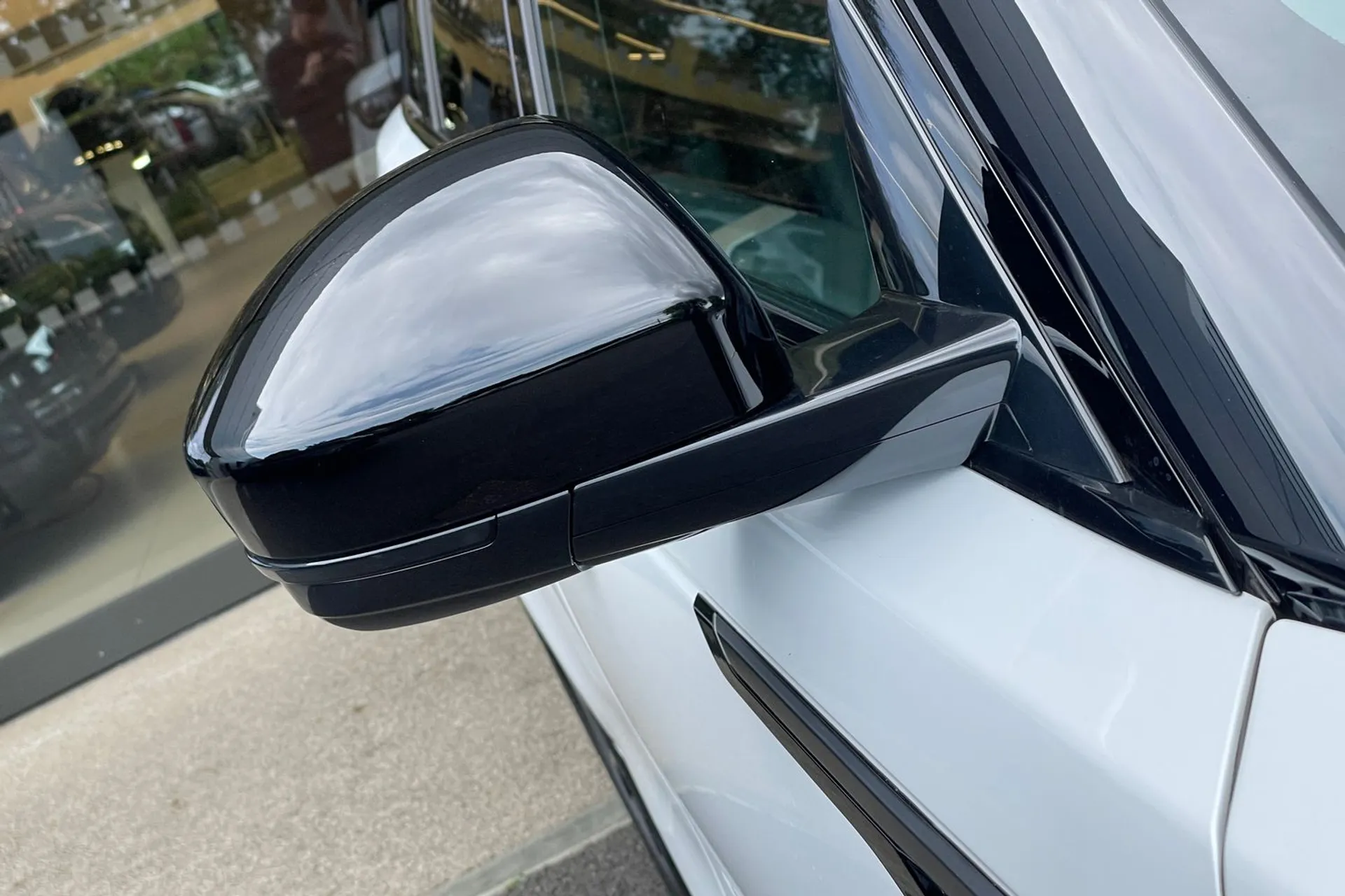 LAND ROVER RANGE ROVER VELAR thumbnail image number 59