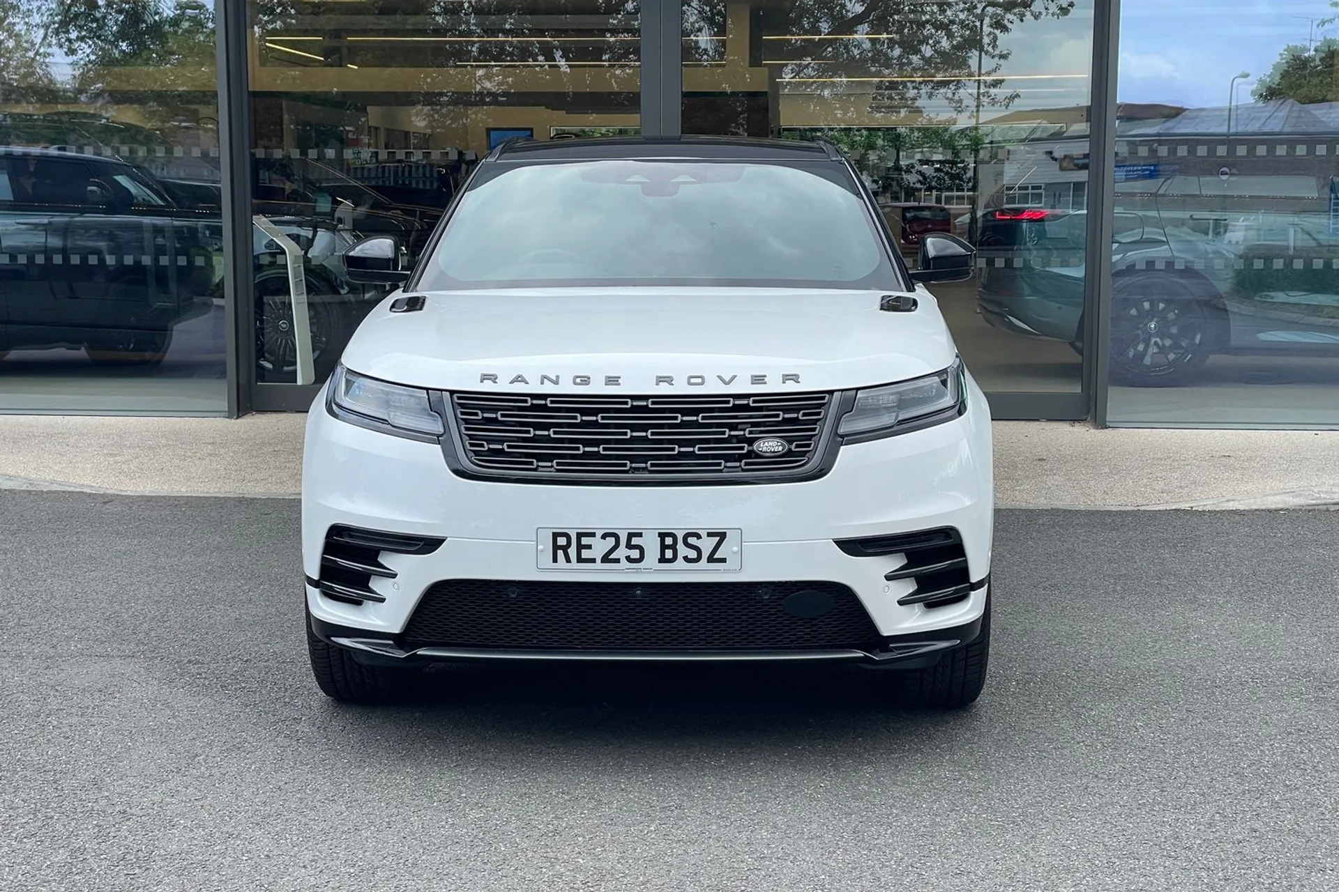 LAND ROVER RANGE ROVER VELAR thumbnail image number 6